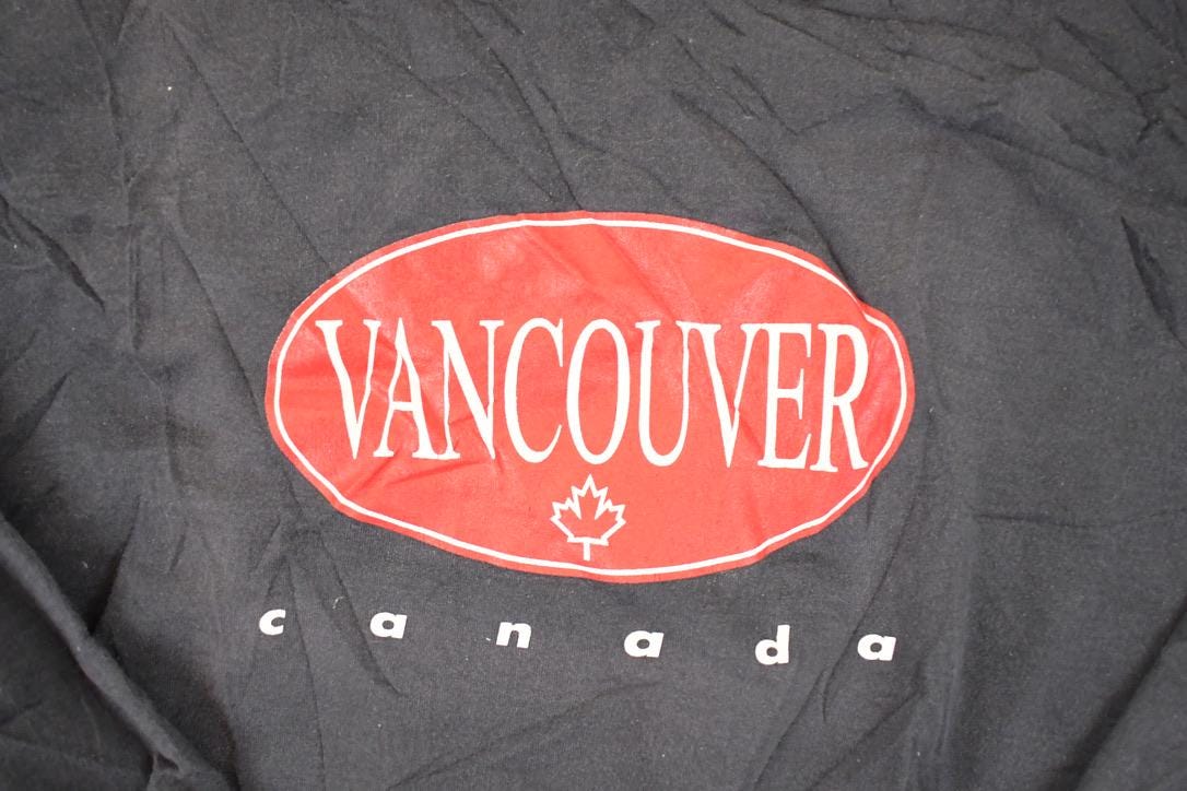 Vintage 1990s Vancouver Canada Graphic Print Crewneck Sweatshirt Mens S