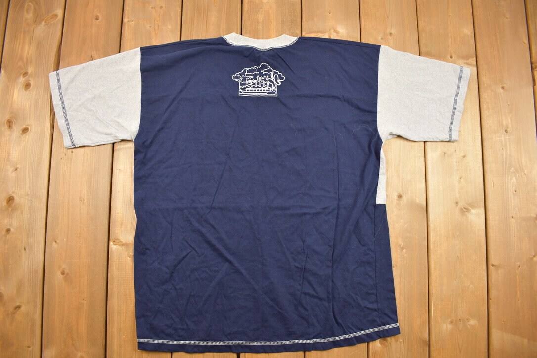 Vintage 1980s Taman Negara Resort Malaysia National Mark Souvenir T Shirt