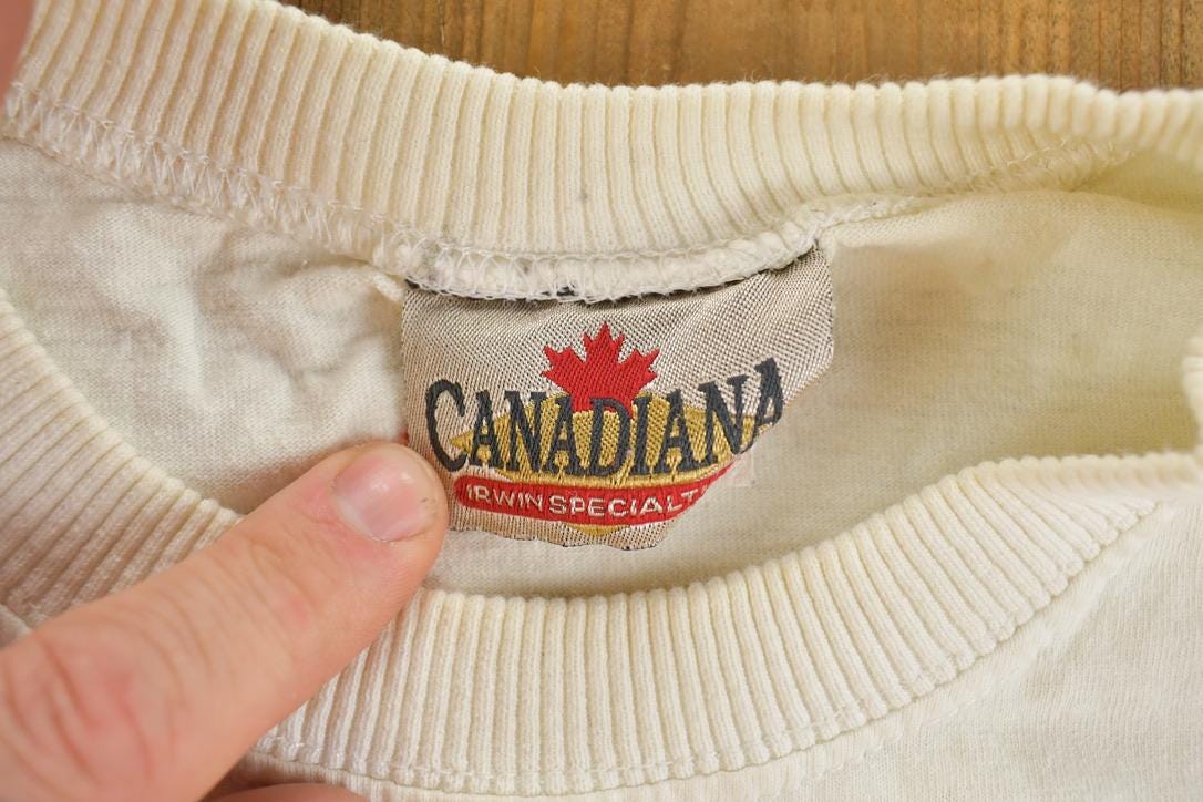 Vintage 1990s Be Canadian Souvenir T-Shirt