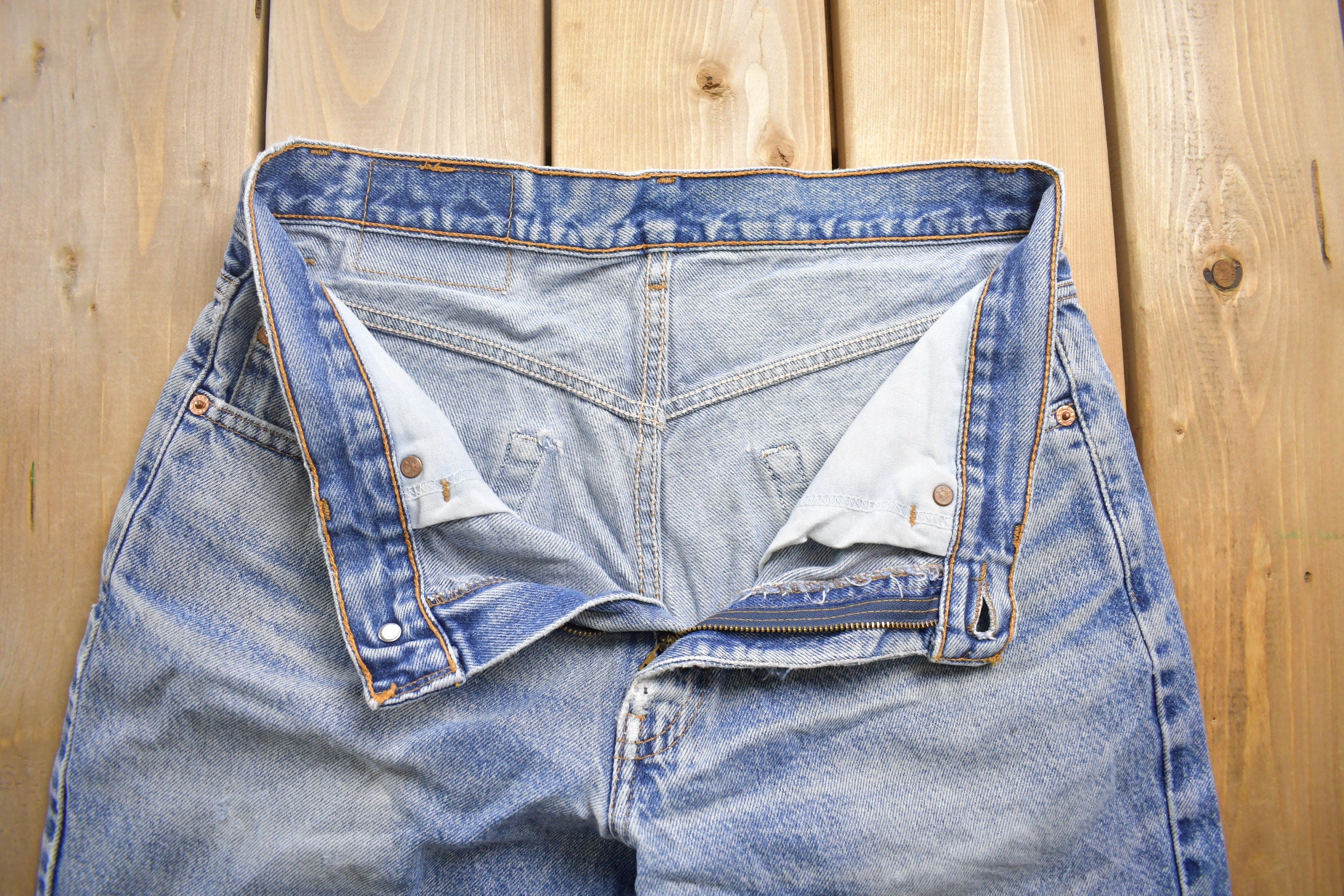 Vintage 1990s Levi's 550 Red Tab Denim Jeans Size 30 x 31
