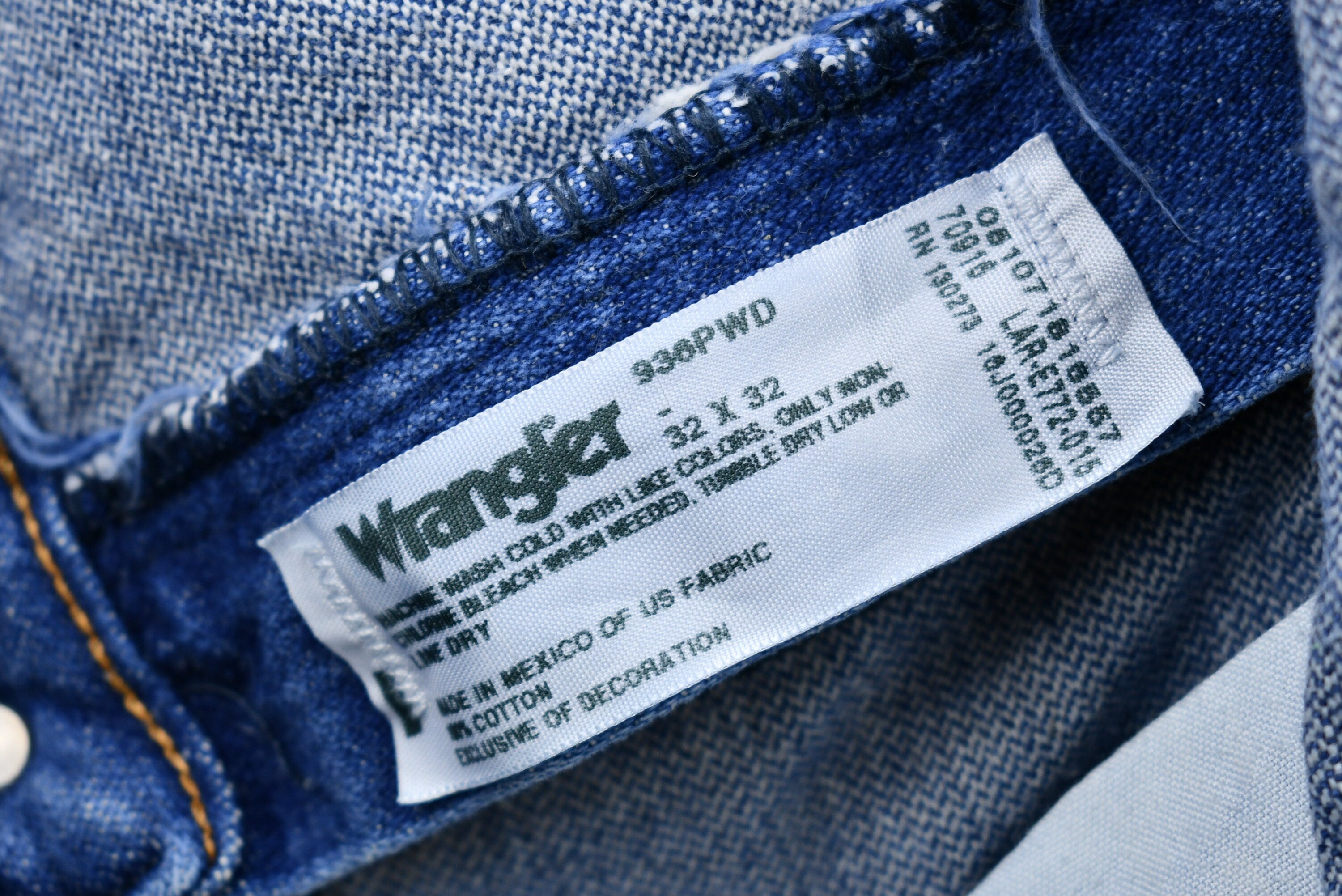 Vintage 1990s Wrangler Mid-Wash Bootcut Jeans