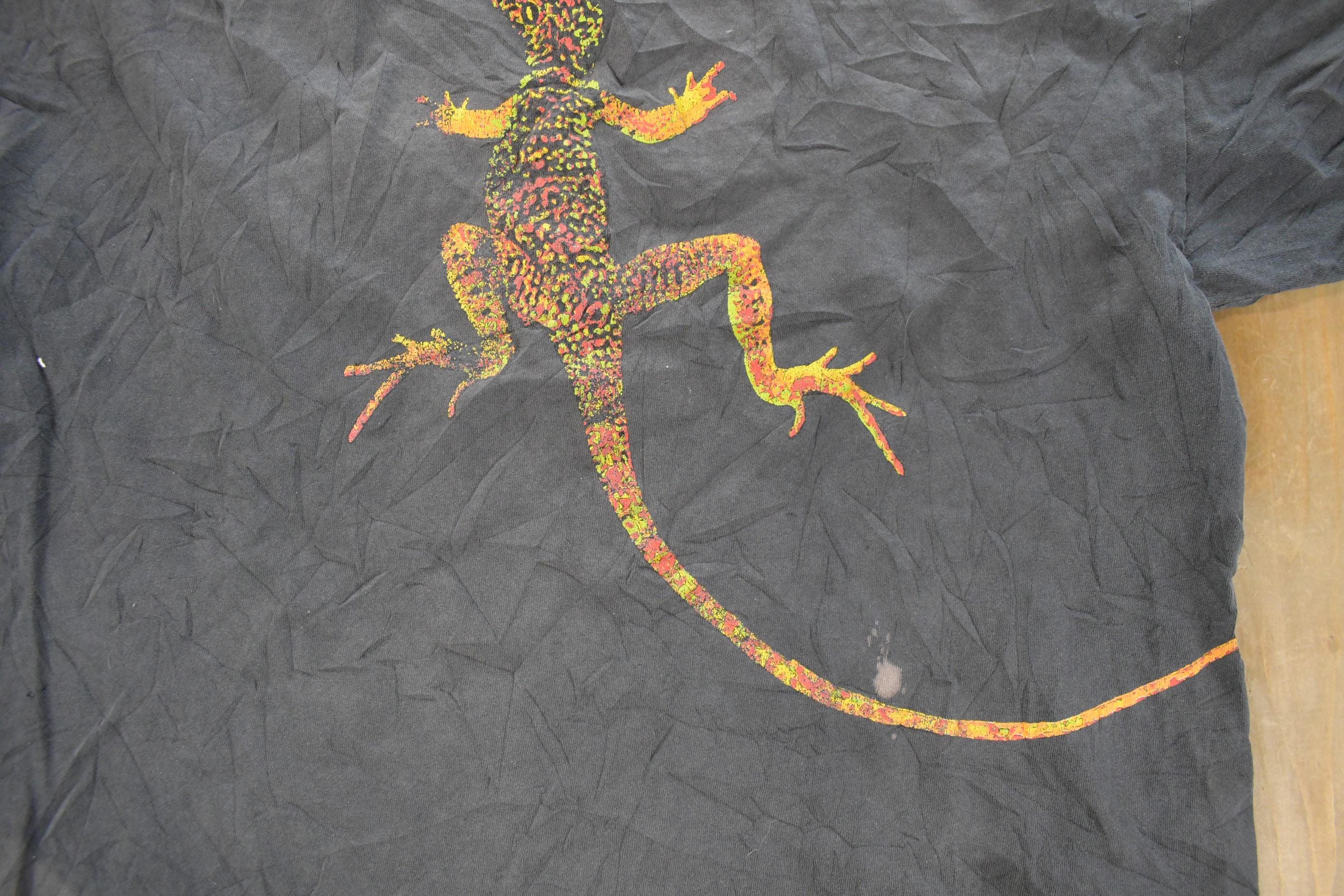 Vintage 1990s Marlboro Adventure Team Lizard Graphic T-Shirt Men's XL
