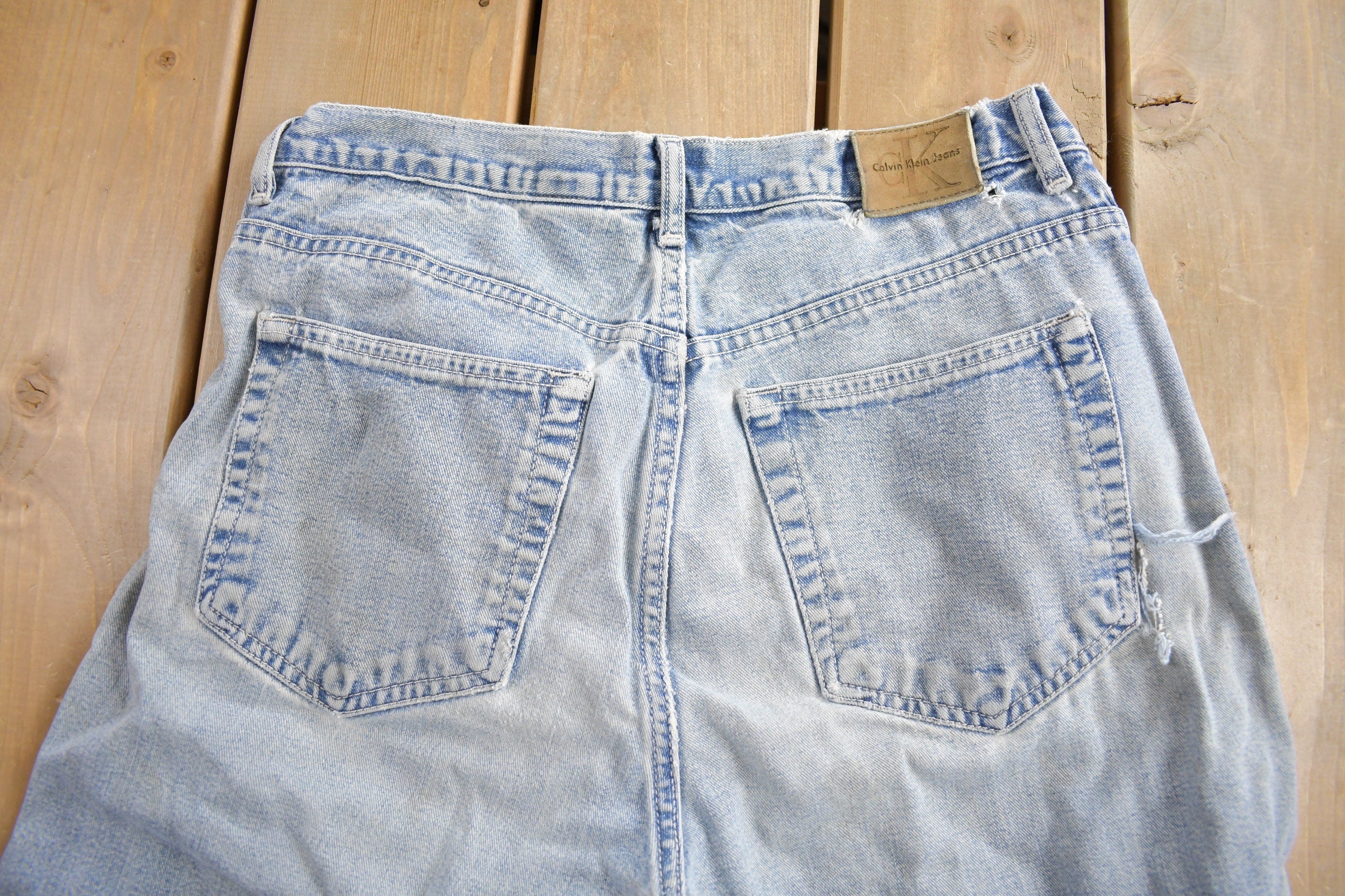 Vintage 1990s Calvin Klein Jeans Distressed Size 32 x 31