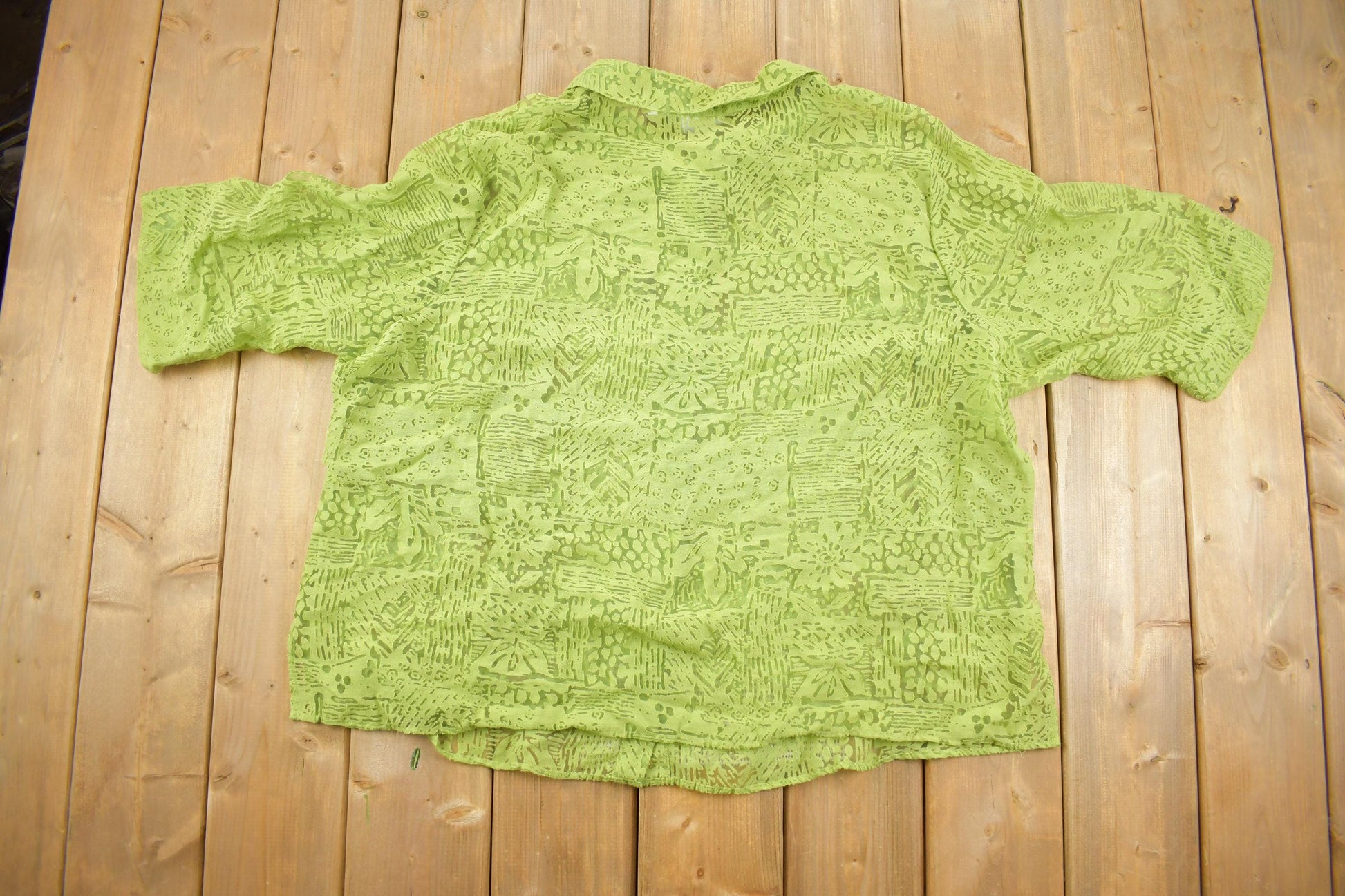 Vintage 1990s White Stag Transparent Patterned Short Sleeve Button Up