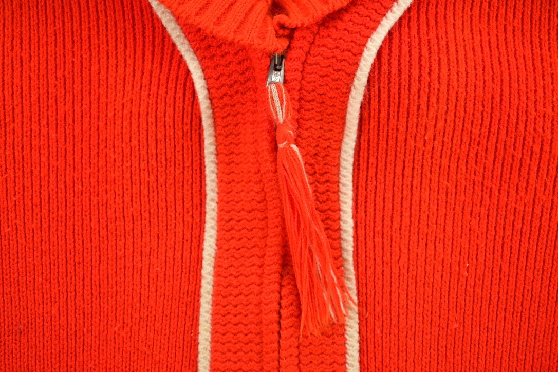 Vintage 1950s Red Collared Cardigan Knit Sweater / Outdoor / Winter Theme / Wool Pullover Sweatshirt / Outerwear / True Vintage