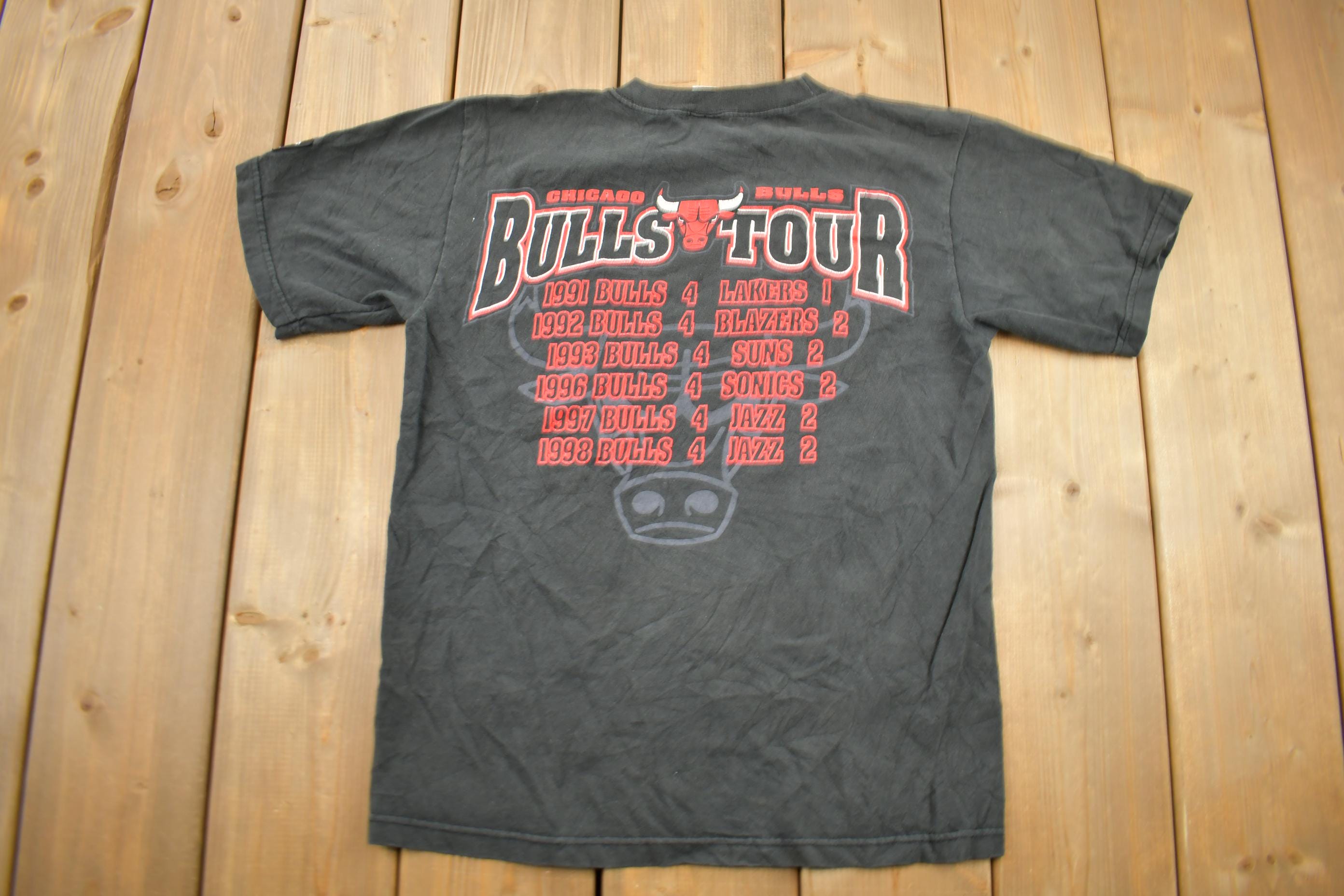 Vintage 1998 Chicago Bulls 6 Time NBA Champions Starter T-Shirt