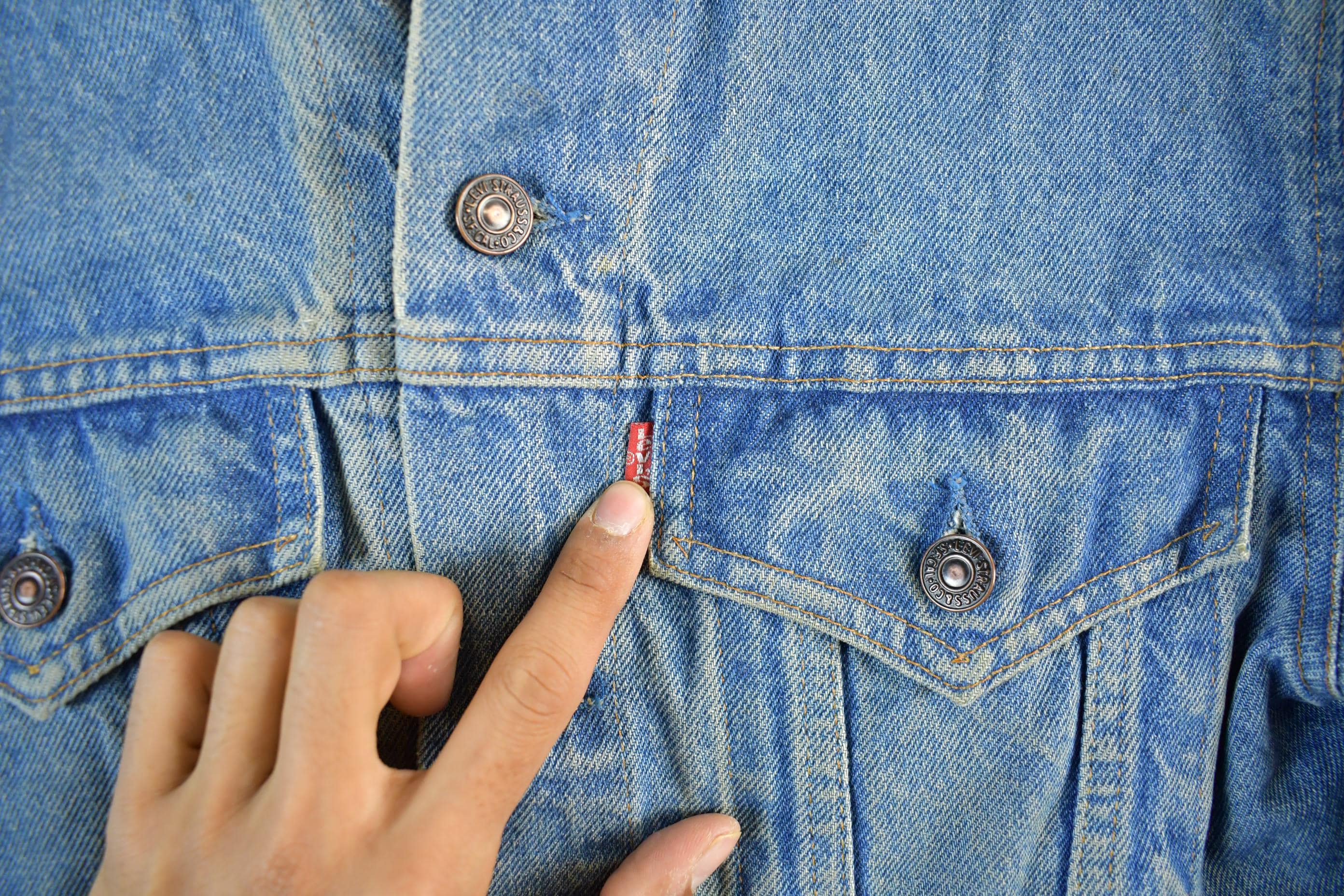 Vintage 1980s Levi's Denim Jean Trucker Jacket Men's Small