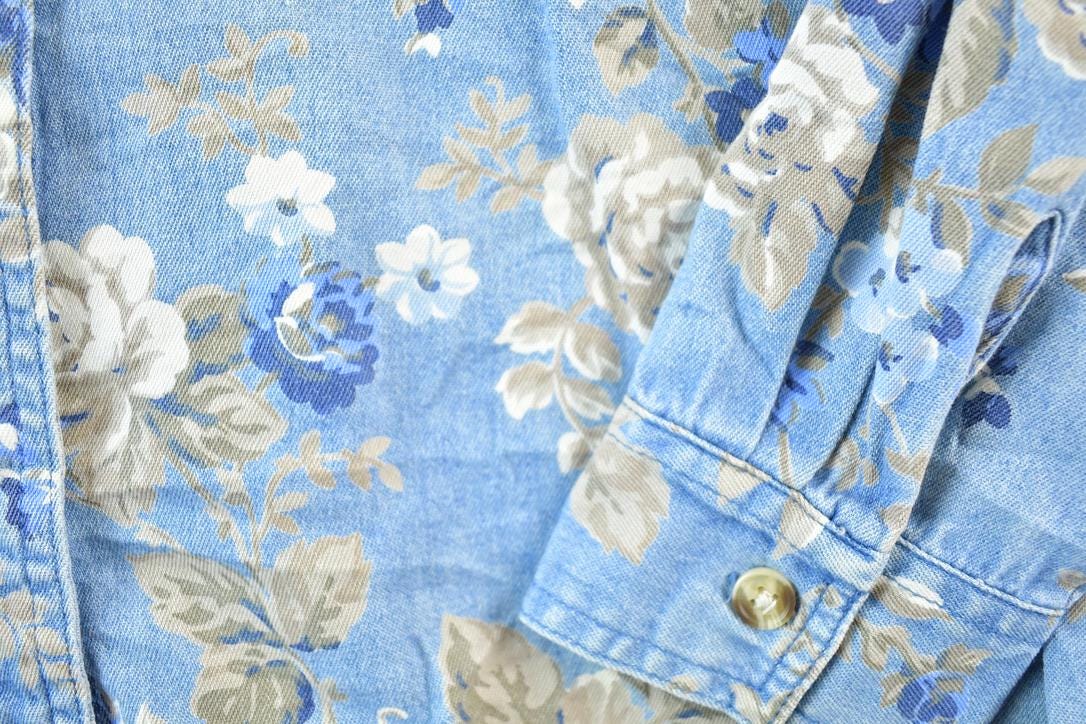 Vintage 1990s Casey And Max Denim AOP Floral Button Up Shirt Womens L