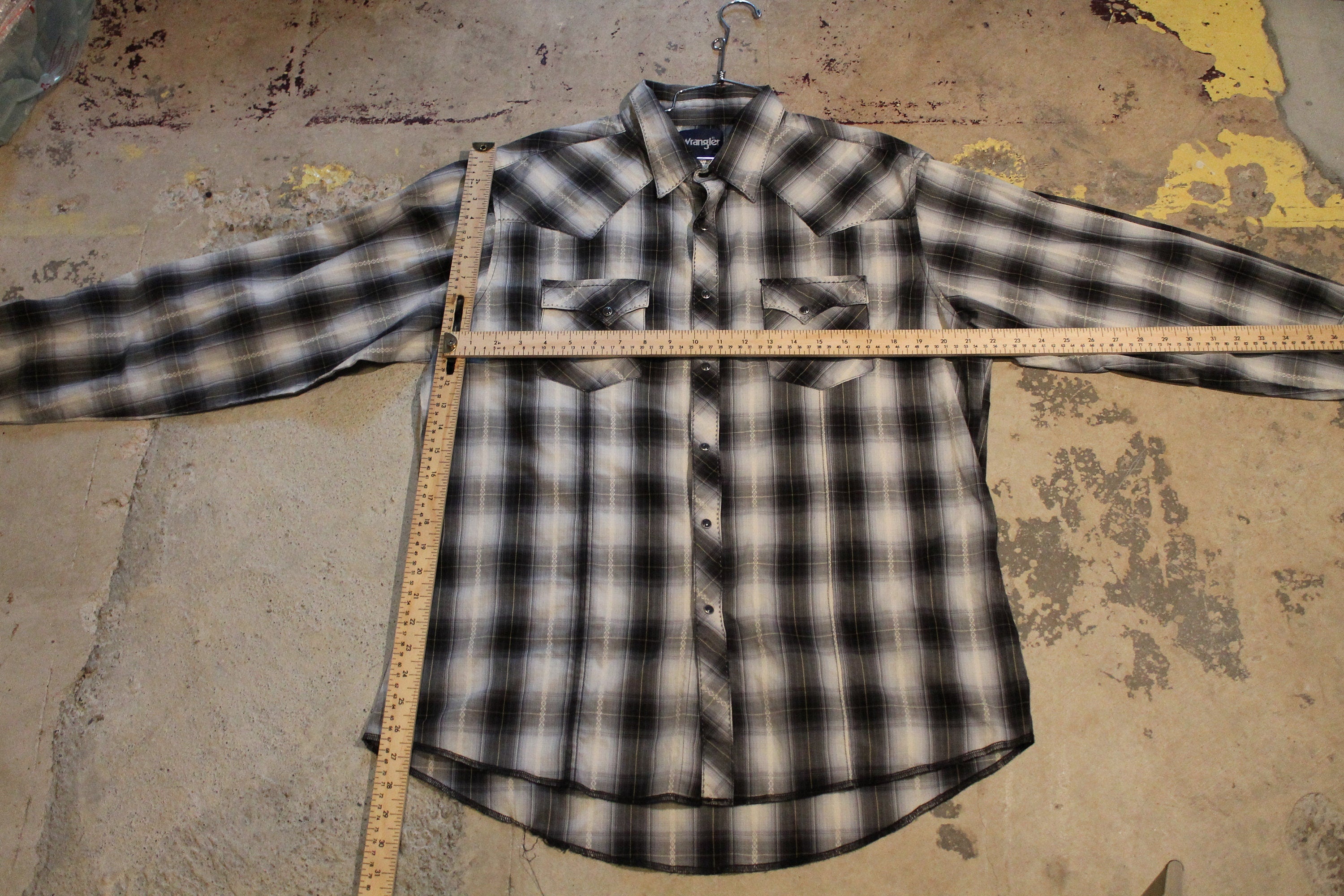Vintage Wrangler Western Wear Plaid Button Up Shirt