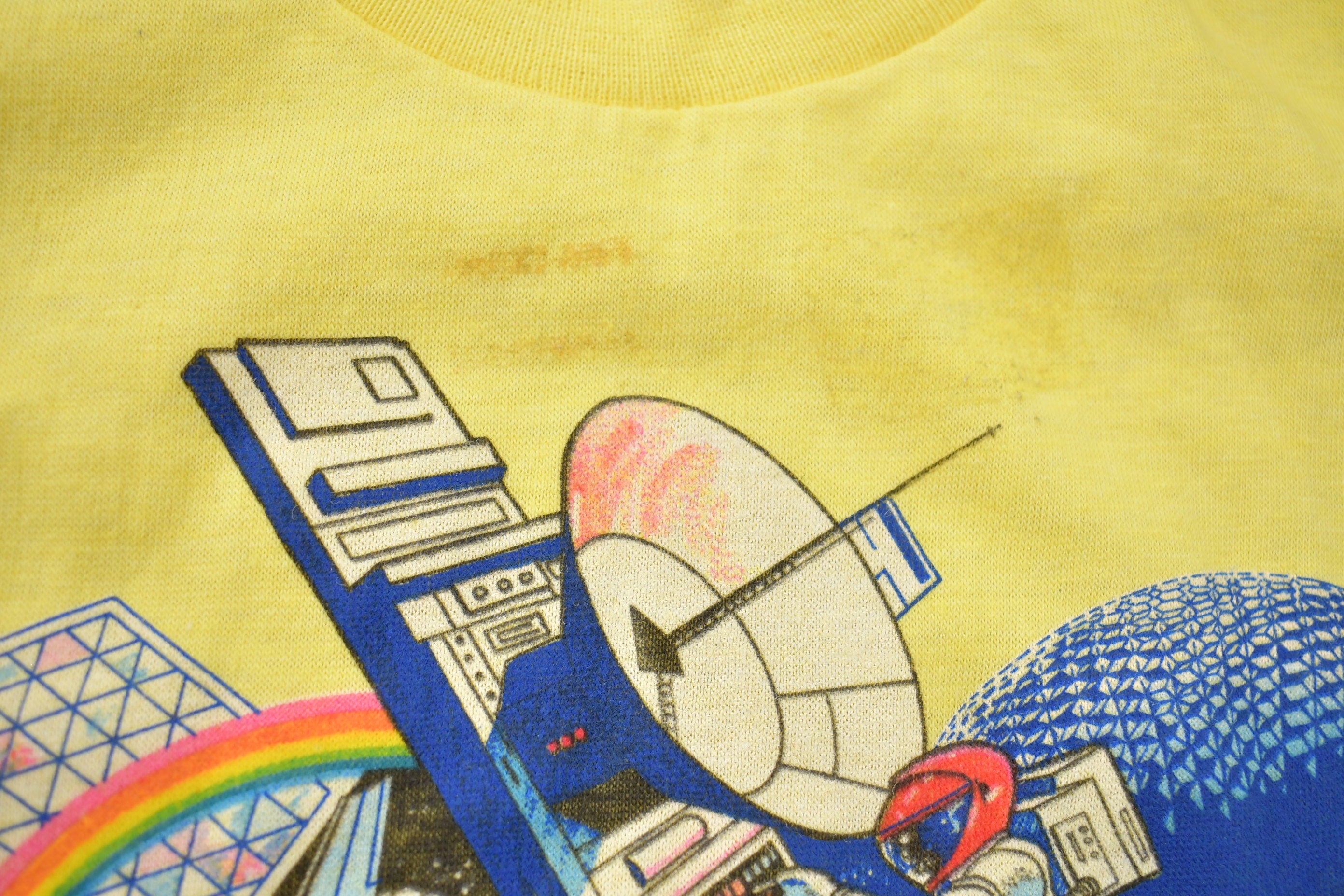 Vintage 1982 Walt Disney World Future World Epcot Center T-Shirt
