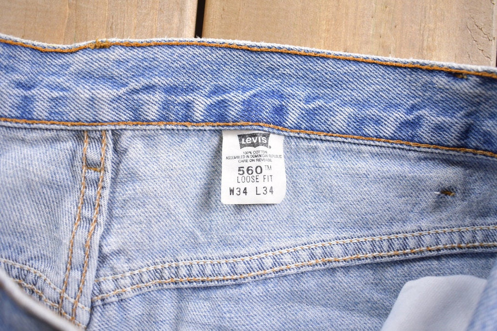 Vintage 1990s Levi's 550 Red Tab Jeans Size 34 x 33