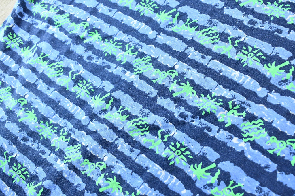 Vintage 1990s Lightning Bolt Blue and Teal Abstract Pattern All-Over-Print Striped Graphic T-Shirt / Vacation Tee / Tropical Tee