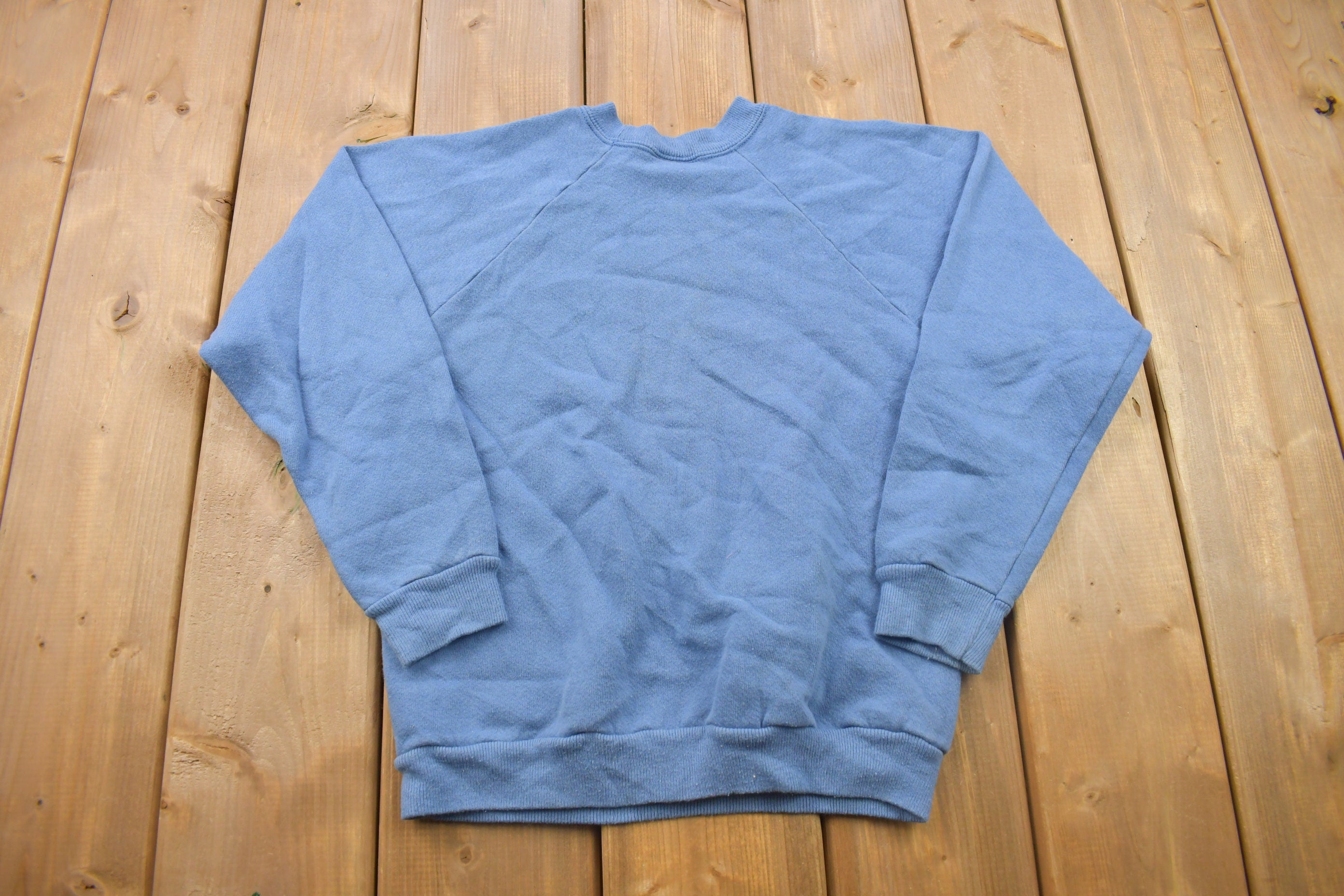 Vintage 1990s Hanes Blank Crewneck Sweatshirt /