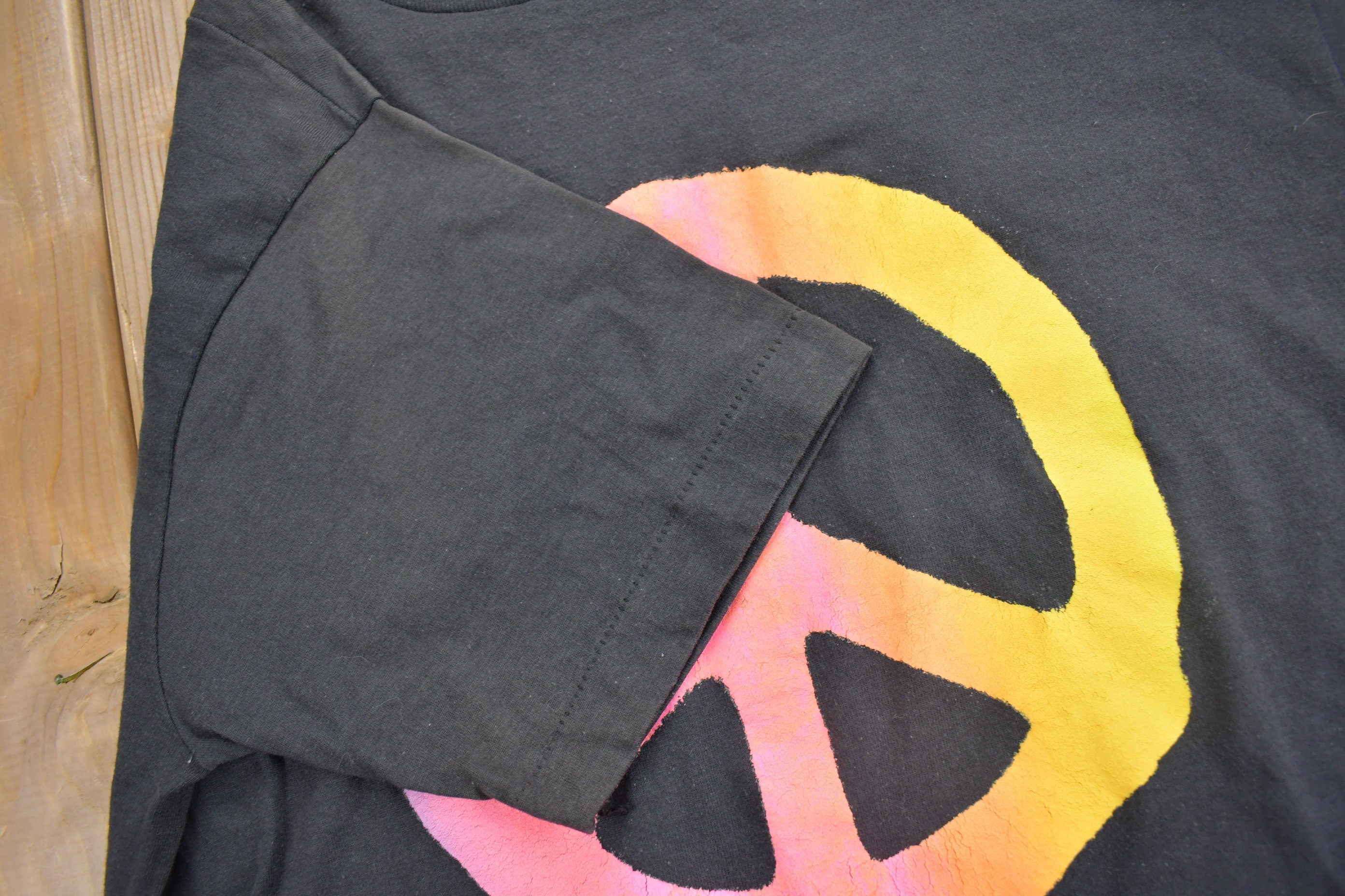 Vintage 1980s Peace Logo Graphic T Shirt