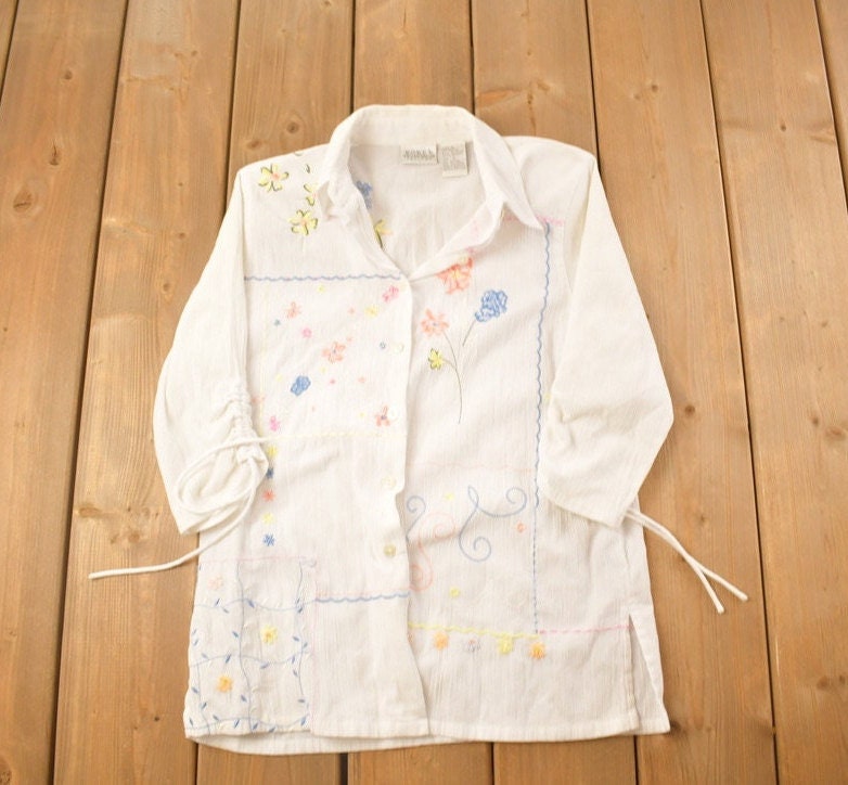 Vintage 1990s Floral Themed Button Up Shirt