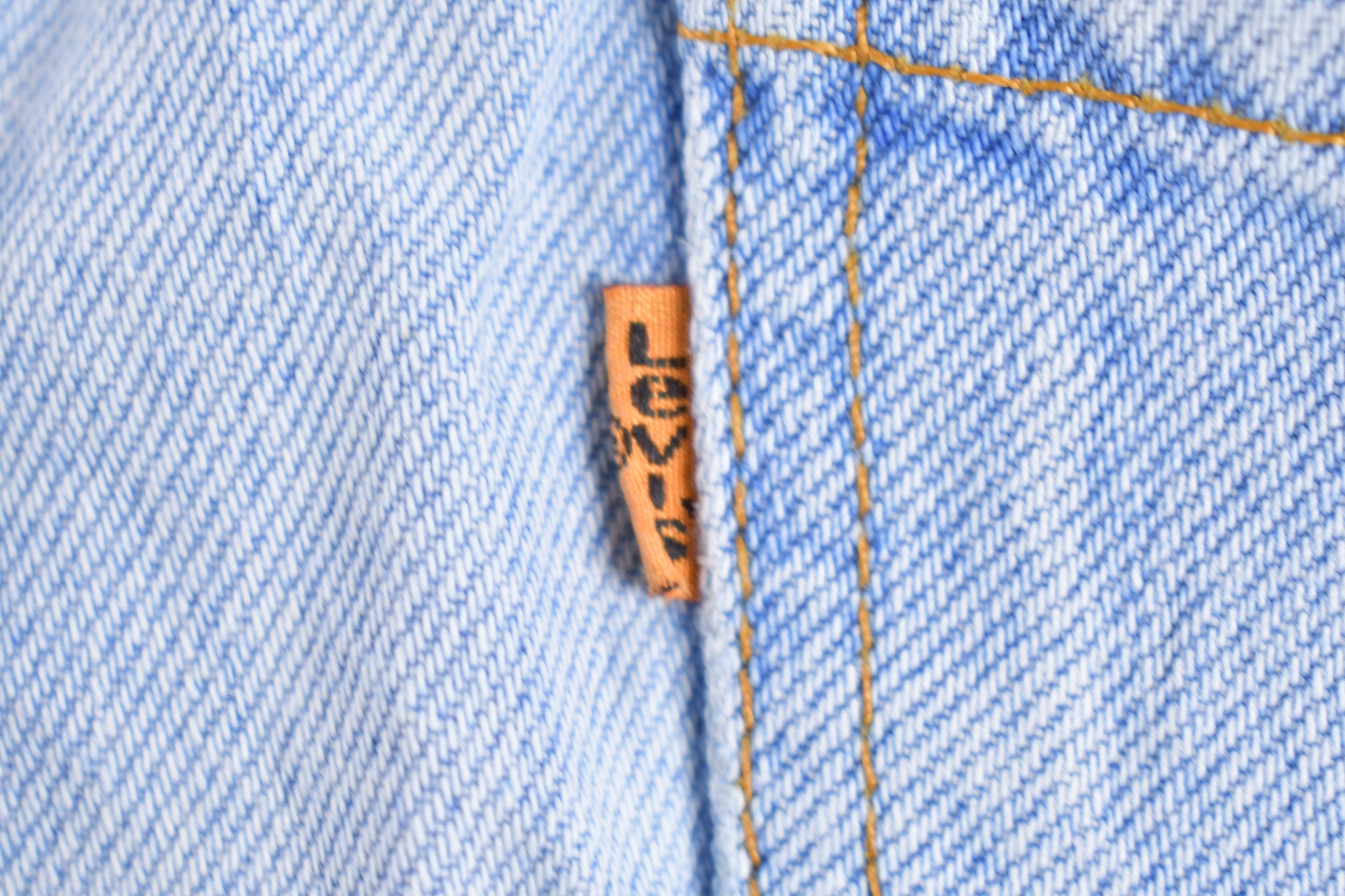 Vintage 1990s Levi's 560 Red Tab Jeans Size 16 x 32