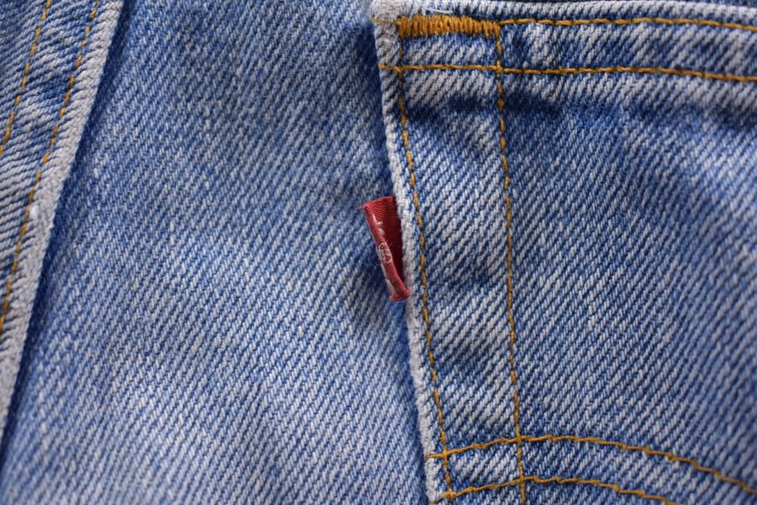 Vintage 1990s Levi's 505 Red Tab Denim Jeans Size 34 x 31