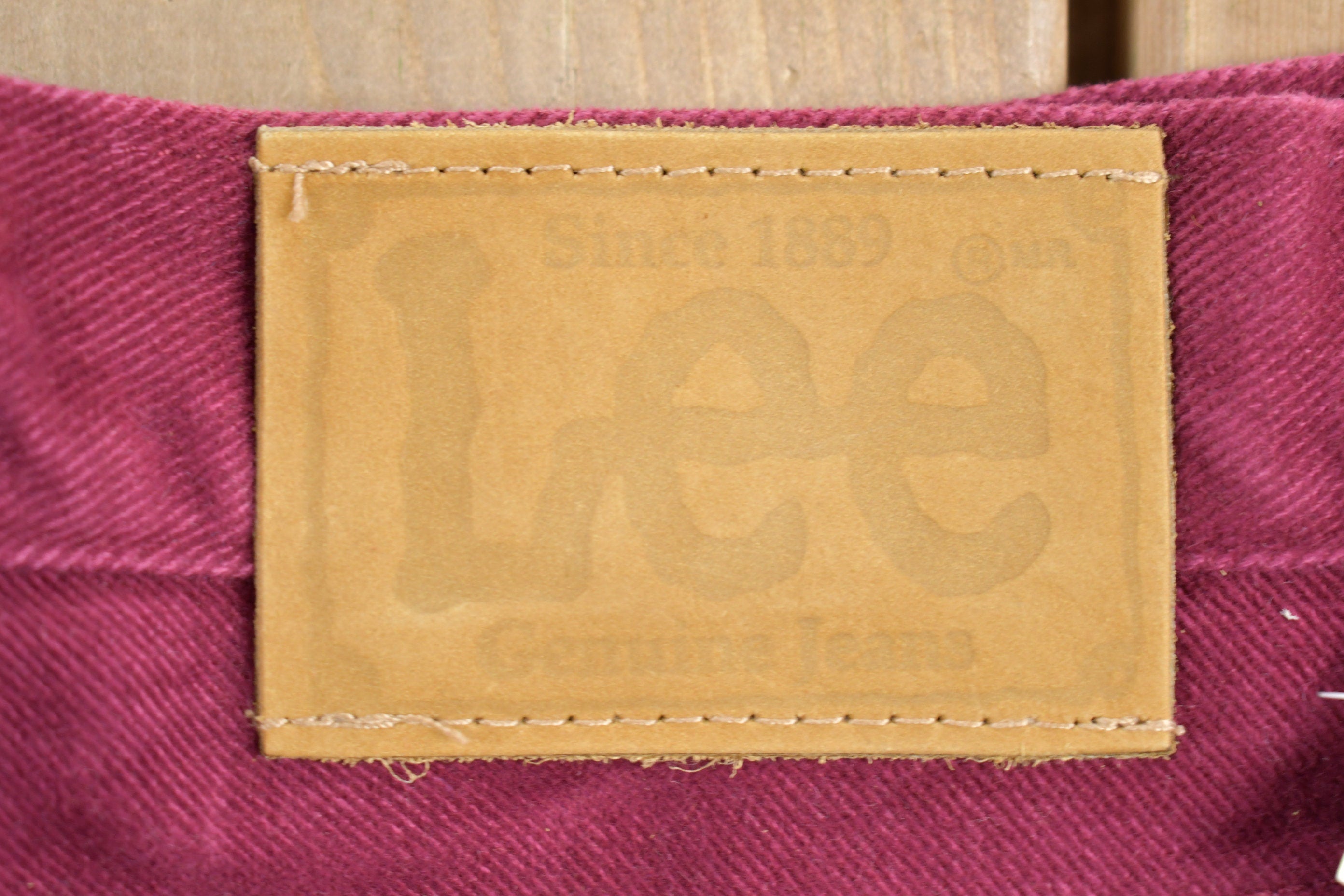 LEE Denim Regular Fit Deadstock Vintage 1980s Jeans Size 28 x 30 Burgundy