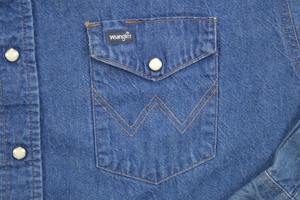 Vintage 1990s Wrangler Western Style Denim Snap Button Shirt