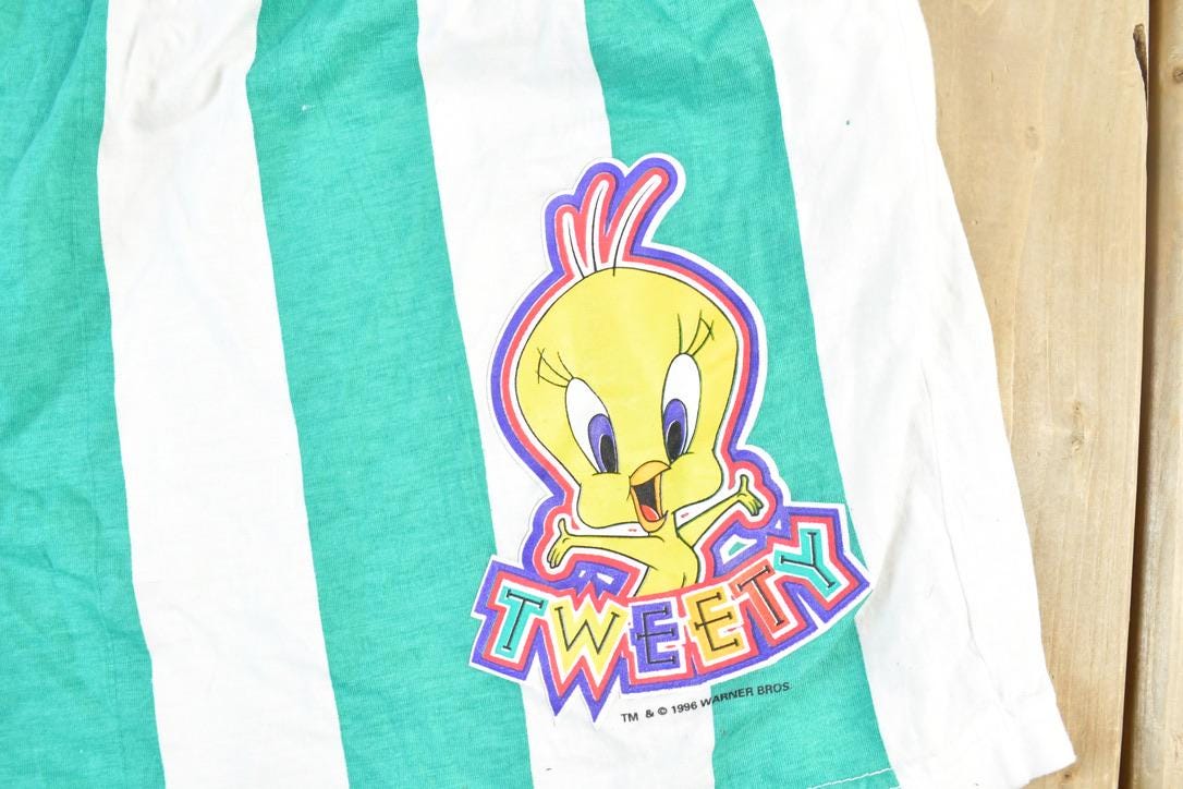 Vintage 1996 Tweety Bird Shorts
