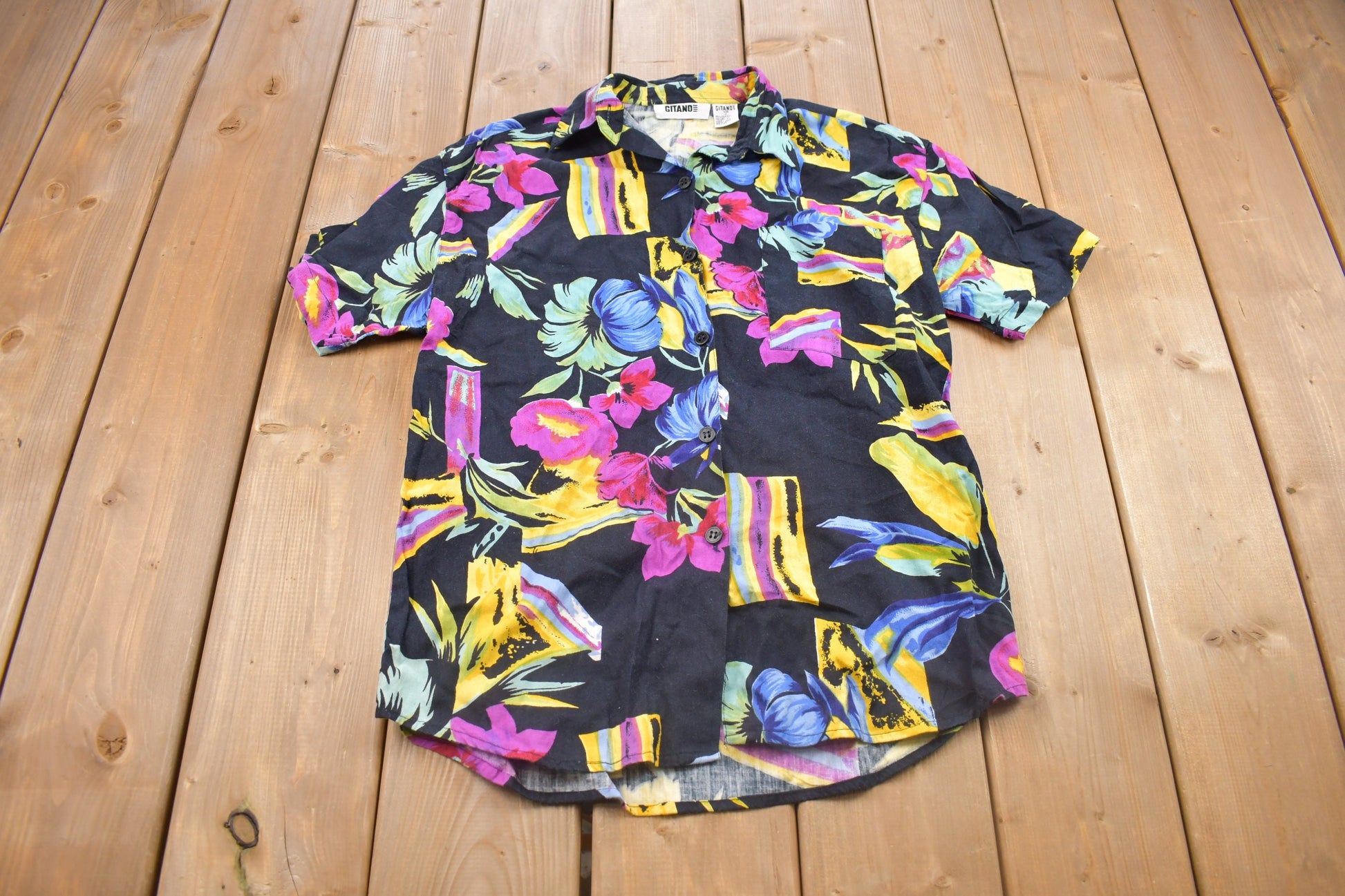 Vintage 1990s Gitano Floral Button Up Short Sleeve Shirt