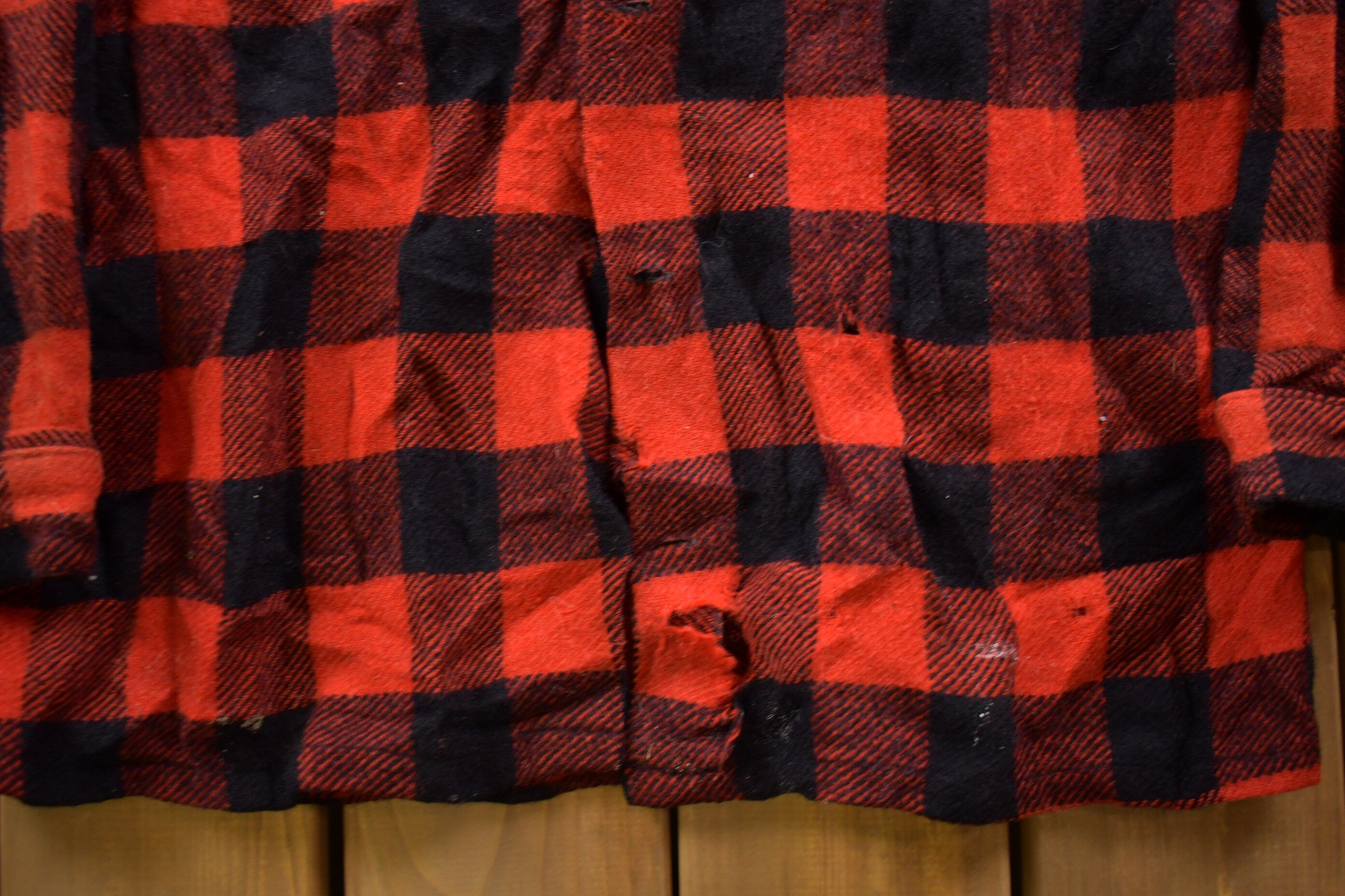 Vintage 1950s Buffalo Plaid Wool Button Up Shirt Back Vent
