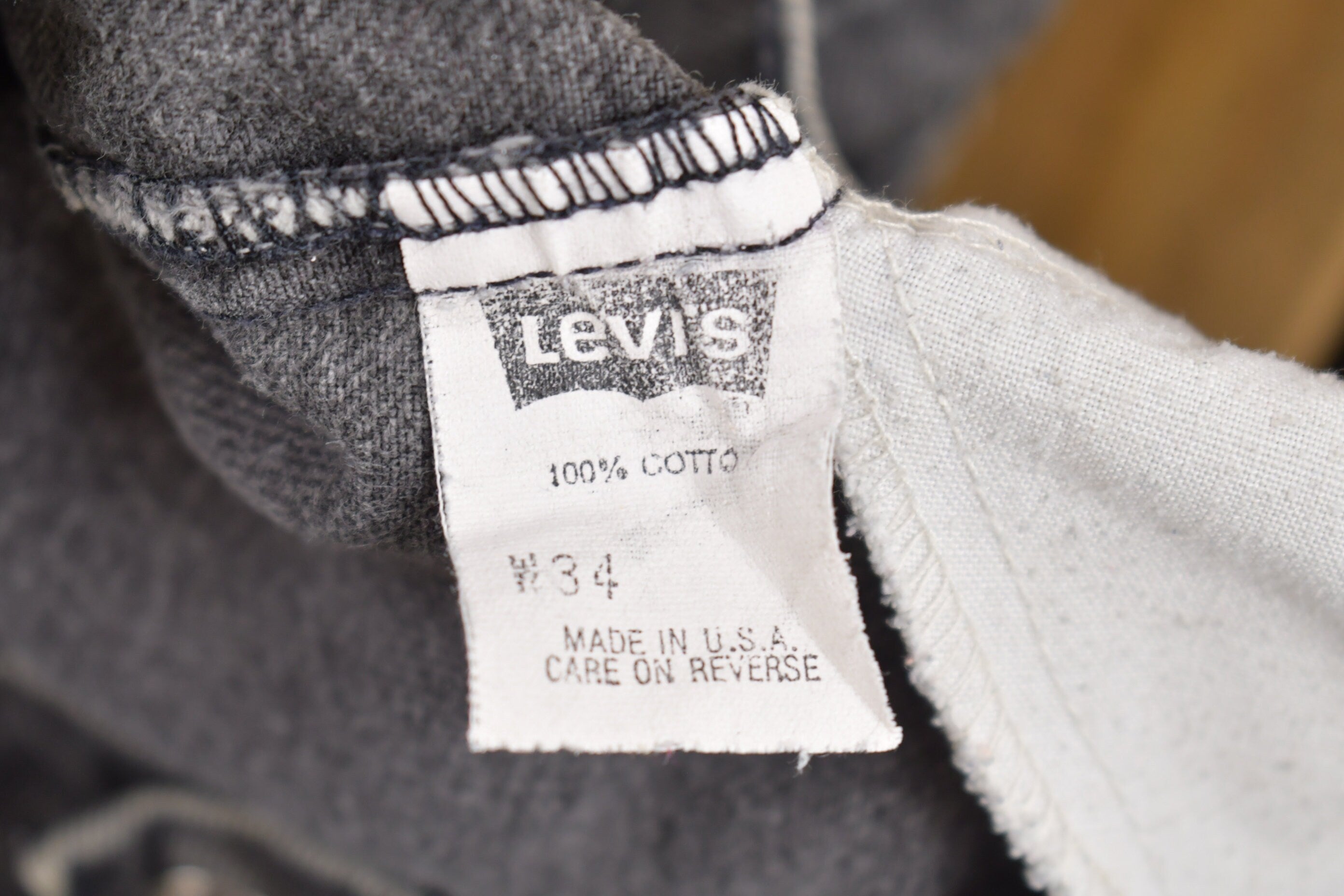 Vintage 1990s Levi's 550 Red Tab Jean Shorts 33 x 7