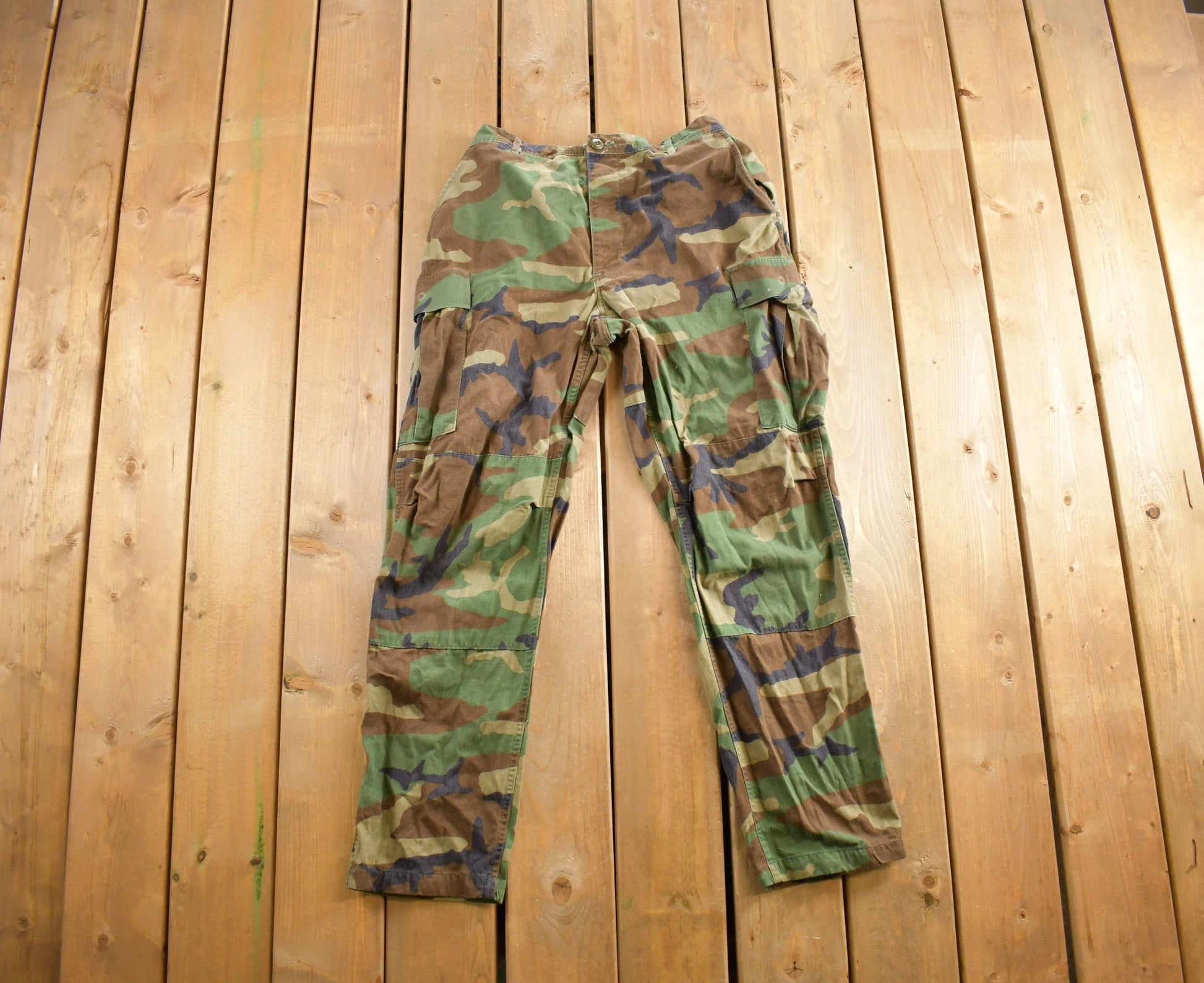 Vintage 1990s Army Woodland Camouflage Cargo Pants Size 34x29 / Streetwear / Army Pants / Military Pant's / Vintage Cargos /