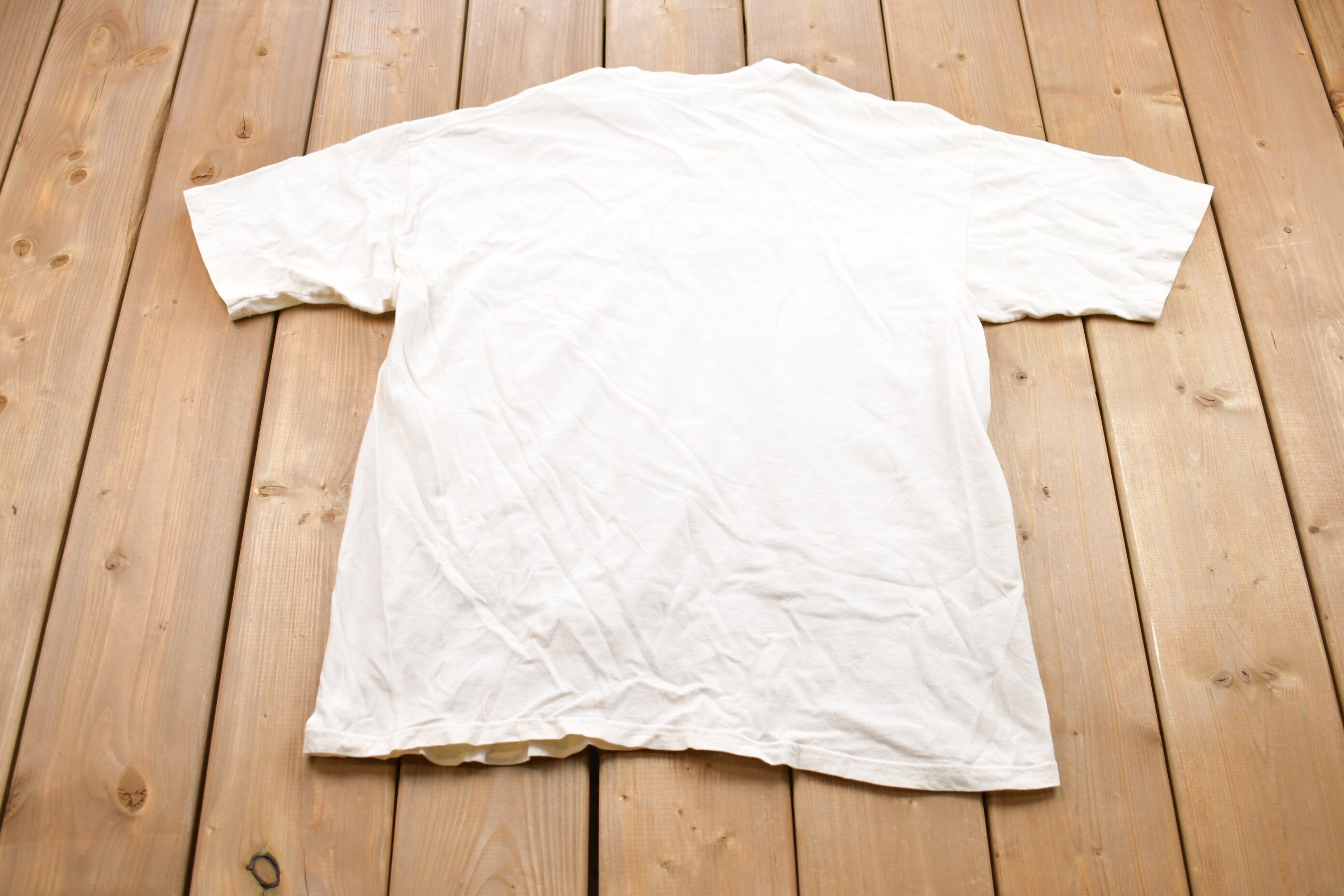 Vintage 1990s Tigger Embroidered Graphic T-Shirt