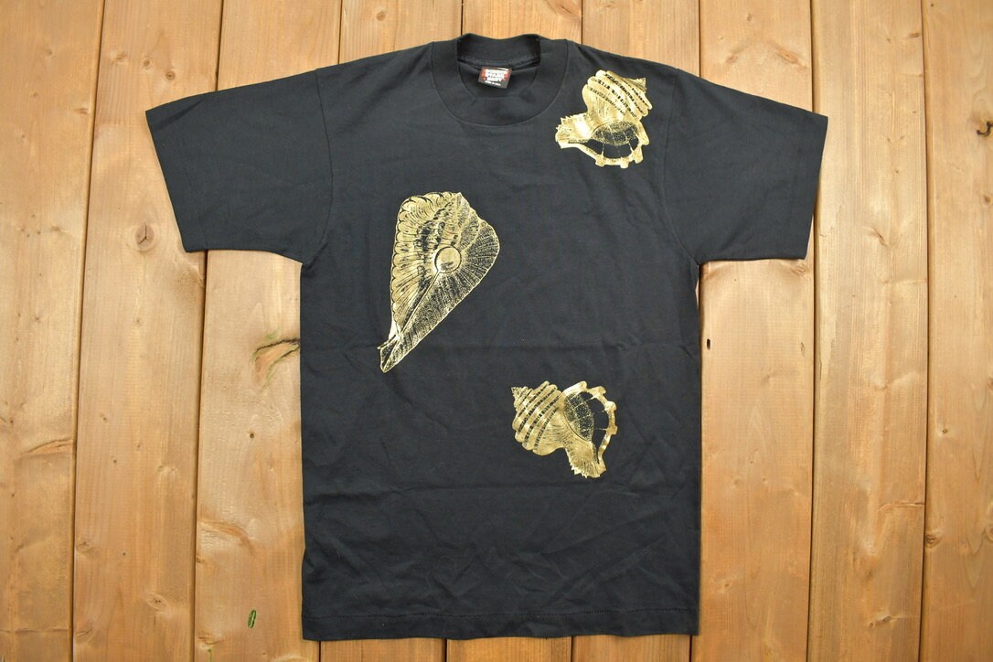 Vintage 1990s Sea Shell Graphic T-Shirt