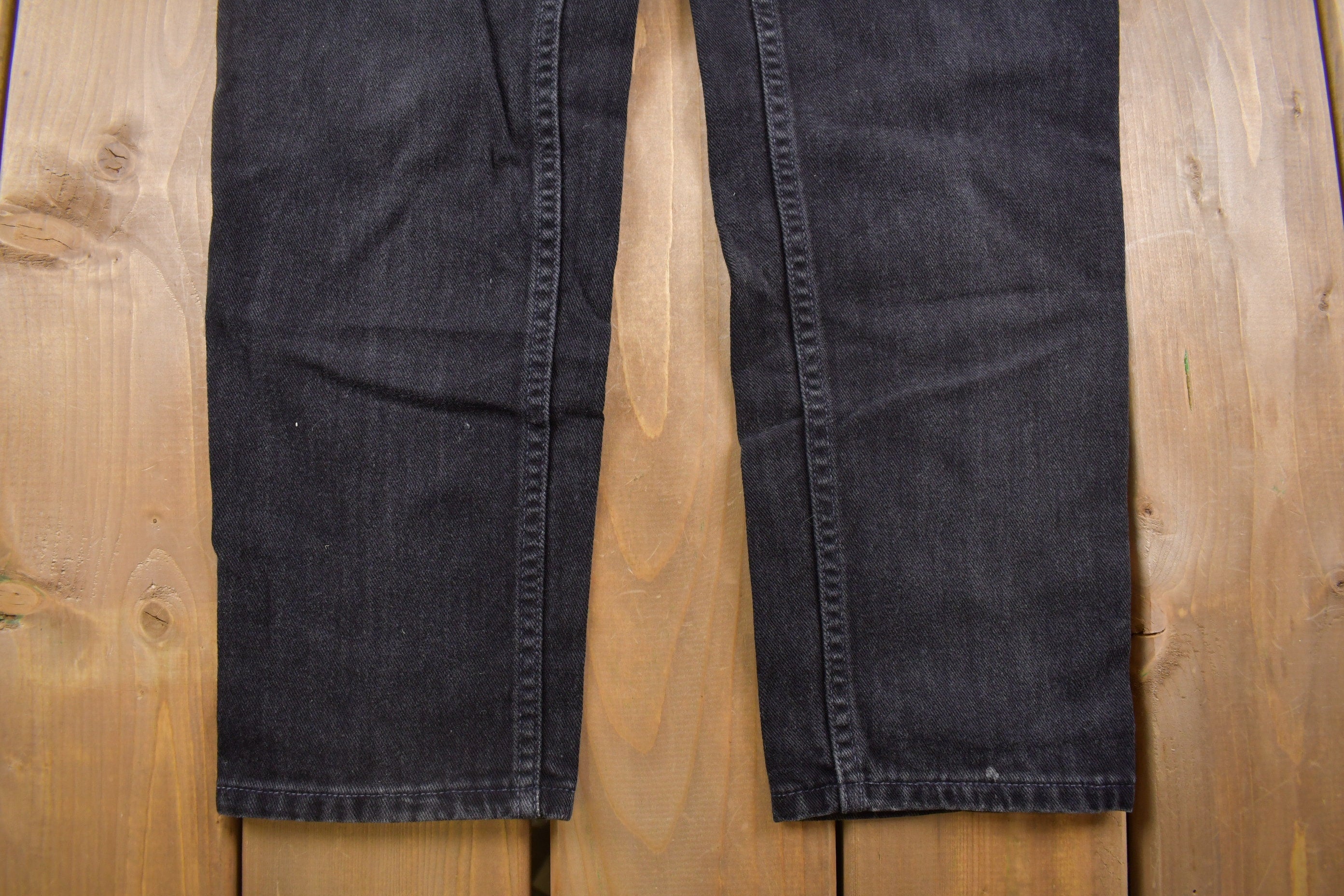 Vintage 1990s Levi's 550 Red Tab Black Jeans Size 26 x 30