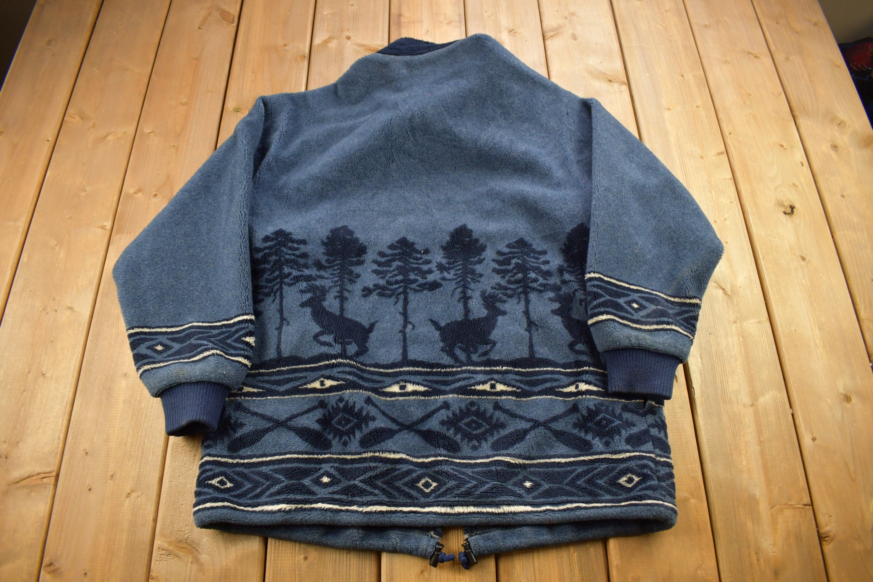 Vintage 1990s Deer & Wilderness Theme All Over Print Deep Pile Fleece Sweater