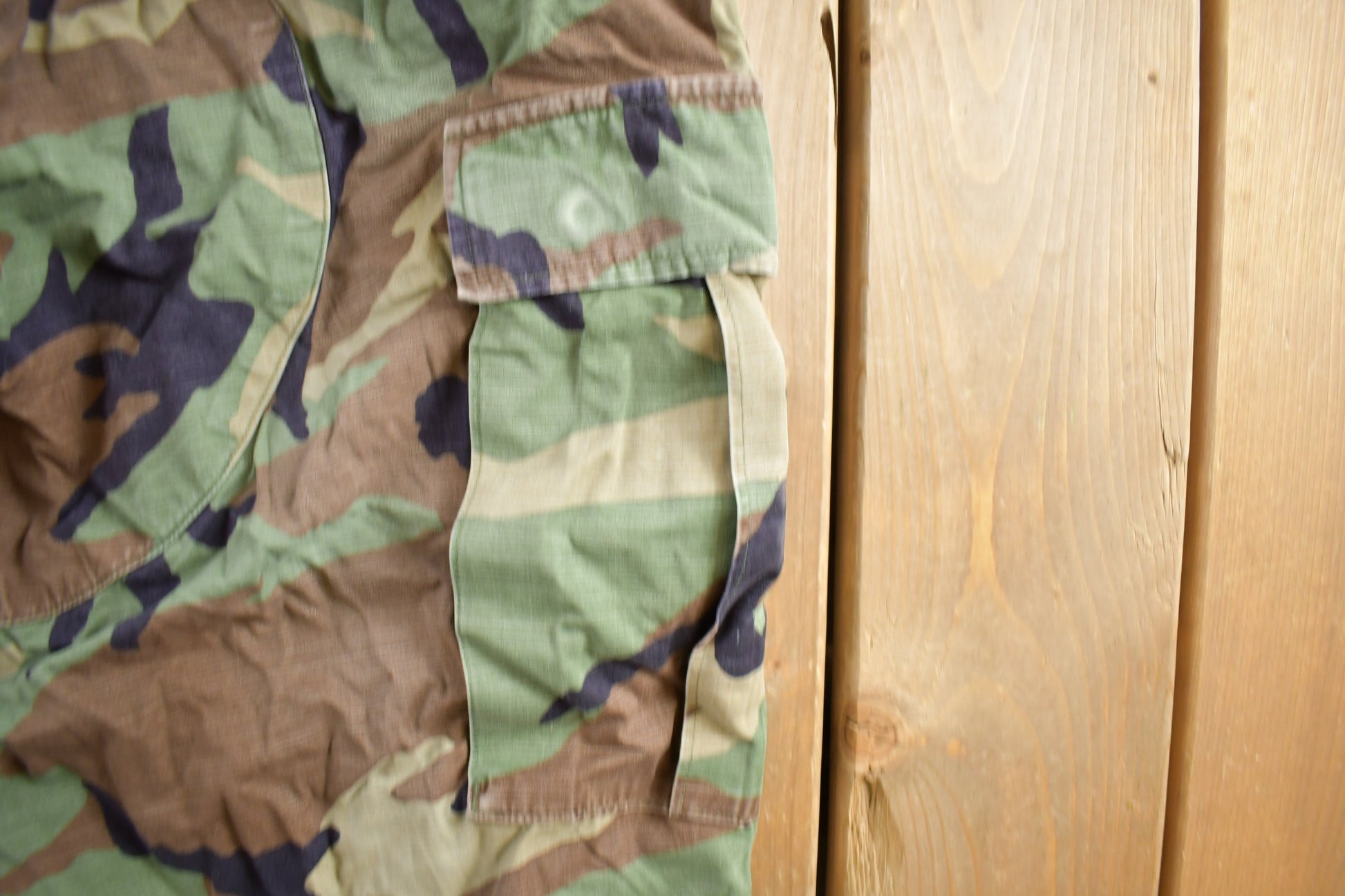 Vintage 1990s Army Camouflage Cargo Pants Size 31x29 / Streetwear / Army Pants / Military Pants / Vintage Cargos / Made In