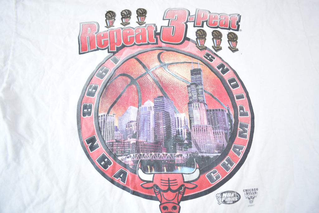 Vintage 1998 Chicago Bulls NBA Champions 3 Peat Starter T-Shirt