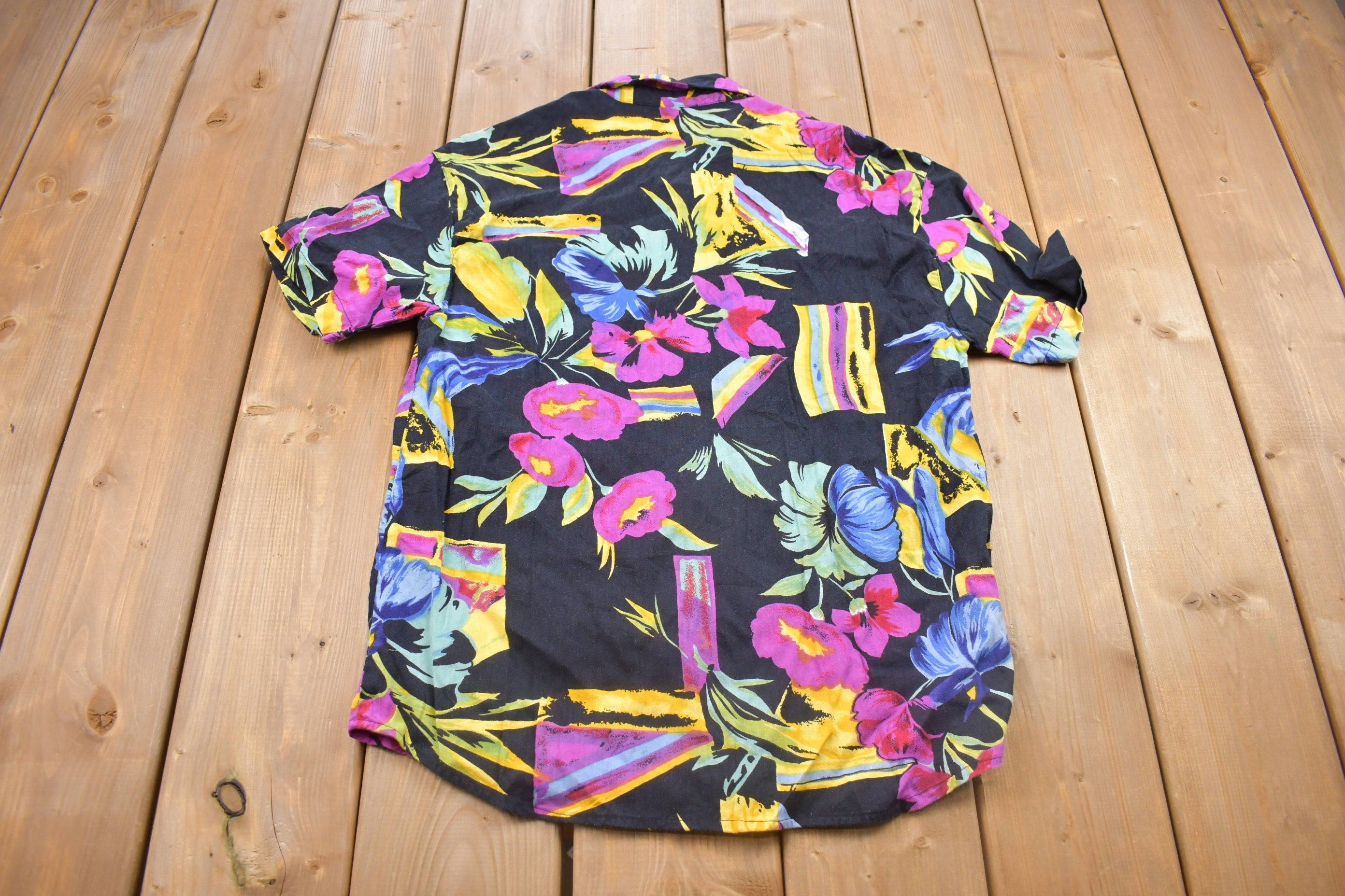Vintage 1990s Gitano Floral Button Up Short Sleeve Shirt