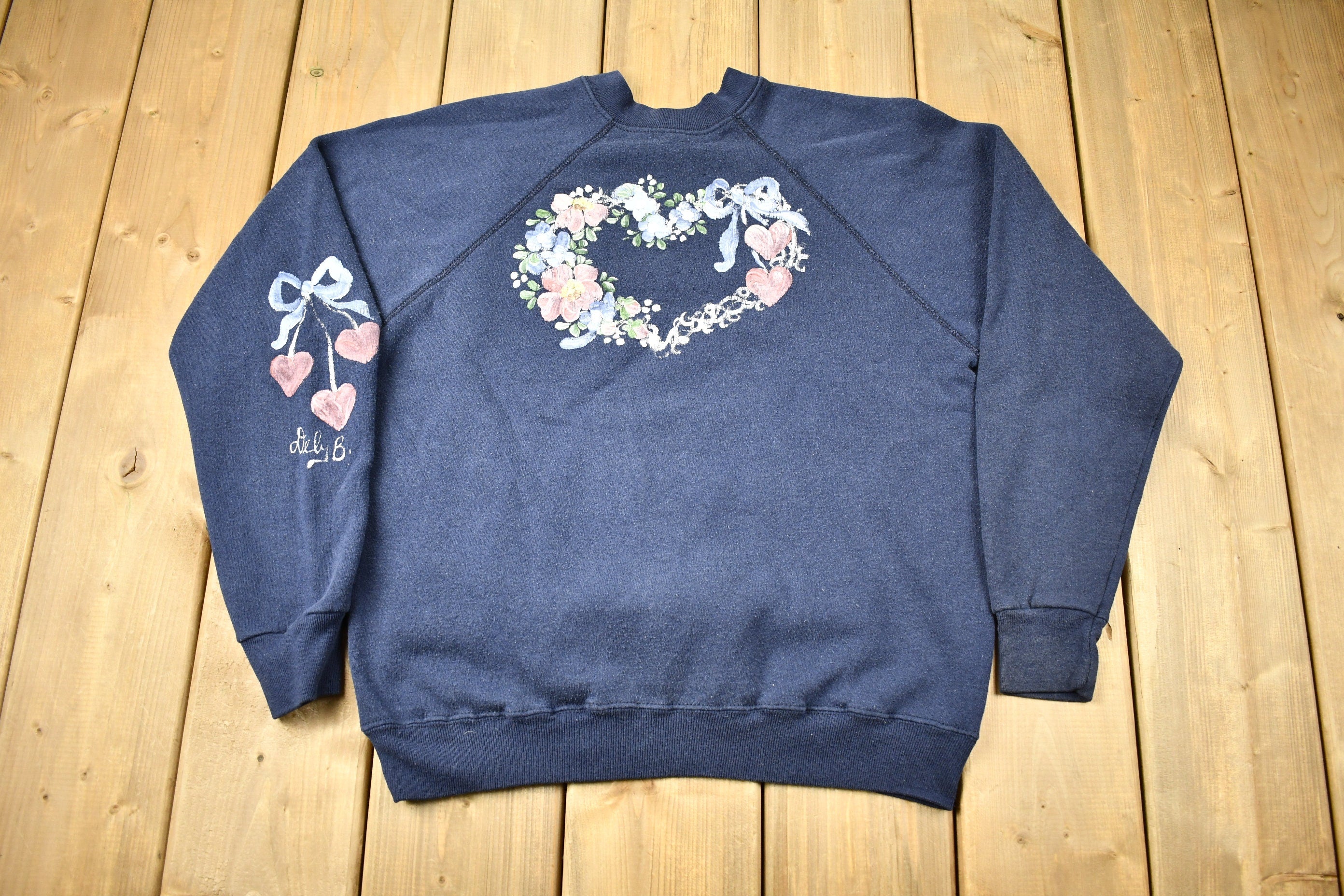 Vintage 1980s Cute Heart Graphic Raglan Crewneck