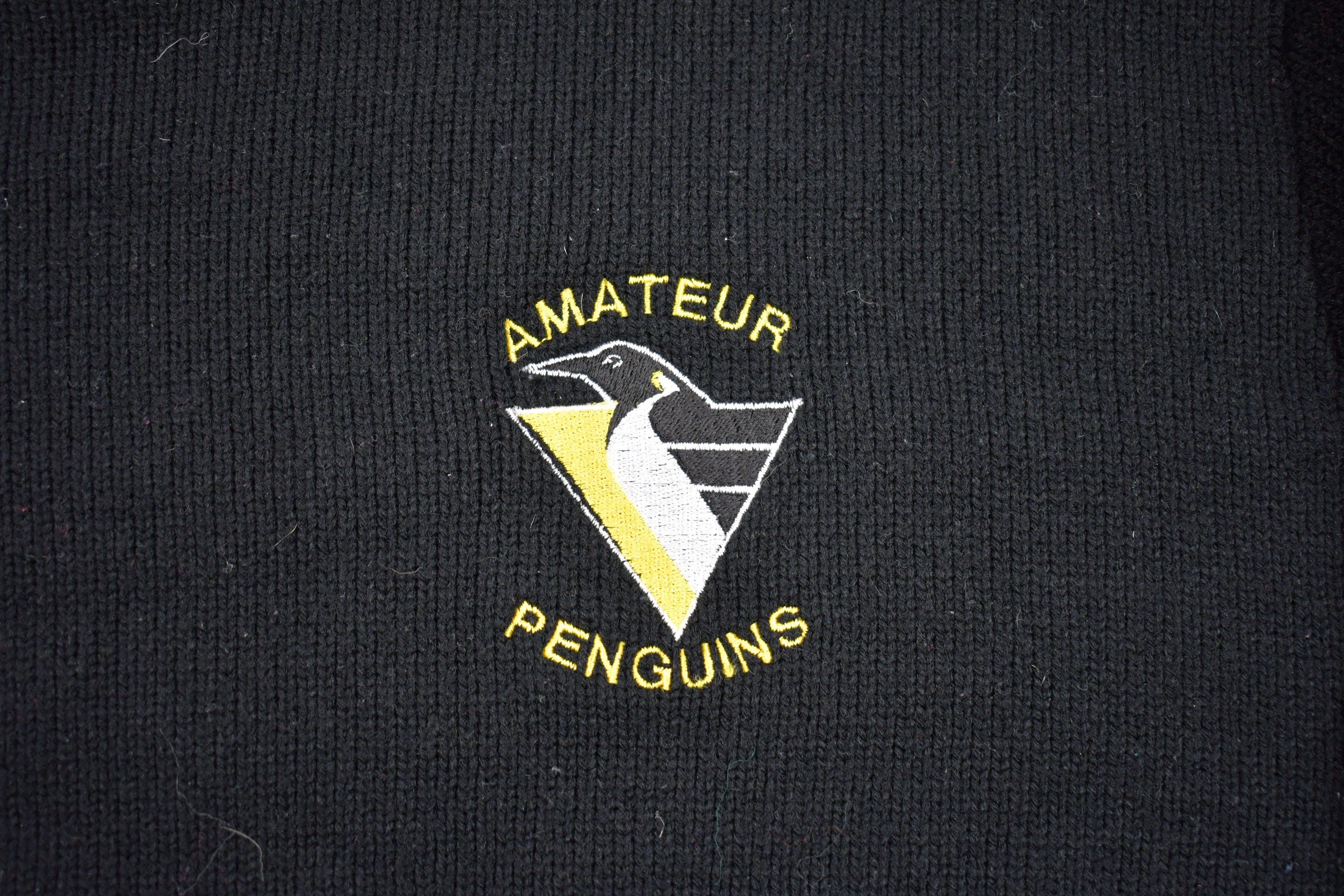 Vintage 1990s Amateur Penguins Embroidered Logo Knitted Sweater