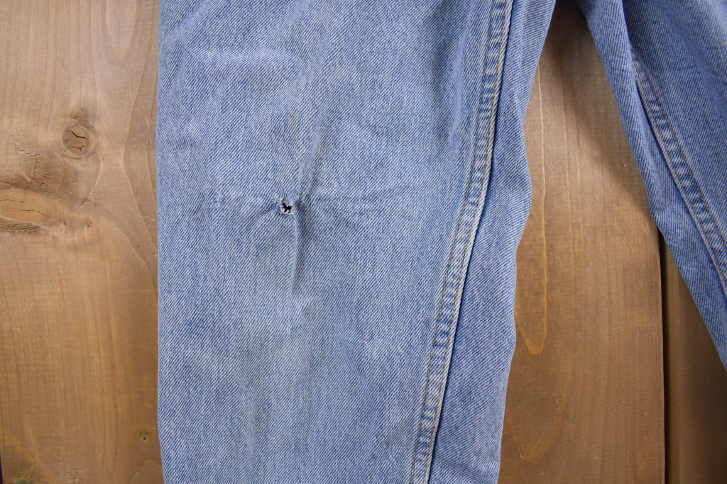 Vintage 1990s Levi's 550 Red Tab Jeans Size 26 x 23 / 90s Denim / Streetwear Fashion / Vintage Denim / Jeans / Light Wash / Vintage Levi's