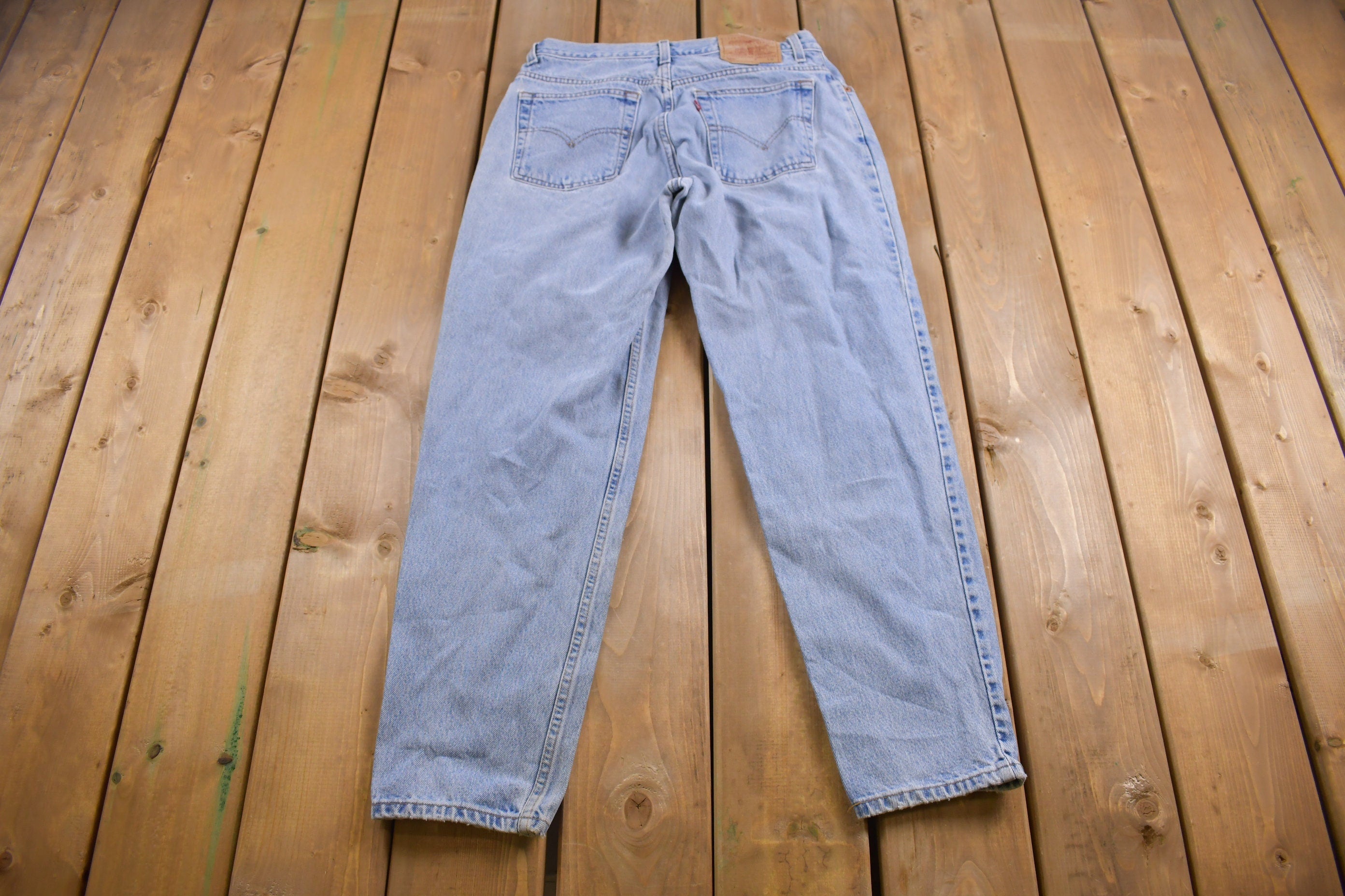 Vintage 1990s Levi's 550 Red Tab Jeans Size 31 x 29 / 90s Denim / Streetwear Fashion / Vintage Denim / Jeans / Light Wash / Vintage Levi's