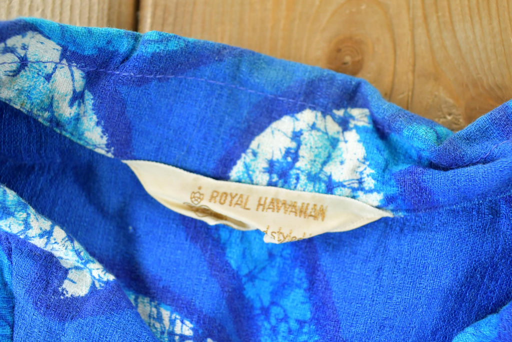 Vintage 90s Royal Hawaiian Button Up Shirt