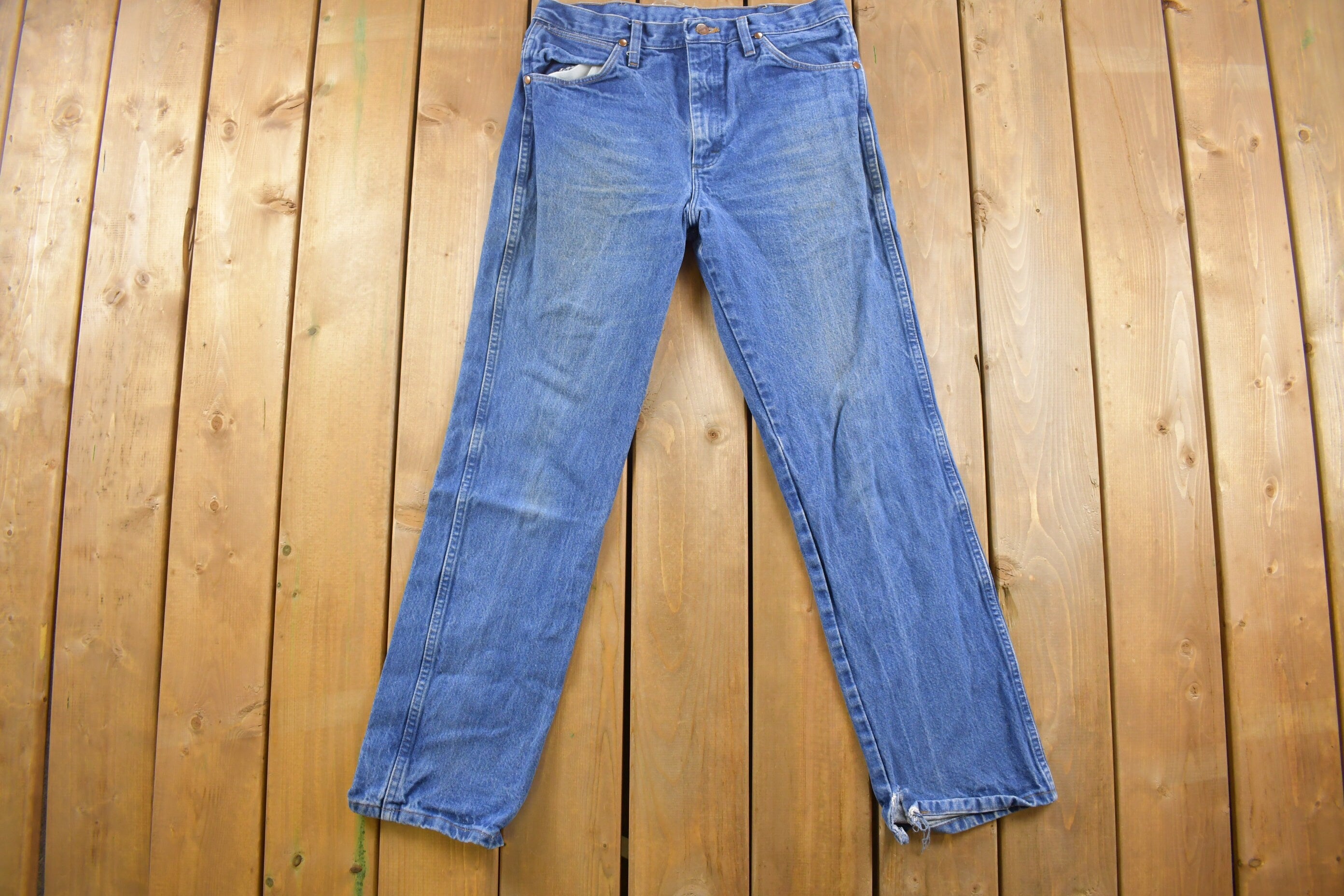 Vintage 1990s Wrangler Blue Denim Distressed Jeans Size 32 x 30