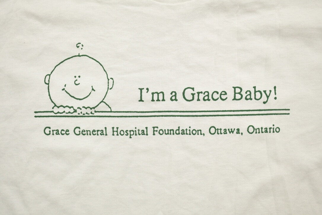 Vintage 1990s Grace Baby Hospital Ontario Graphic T-Shirt