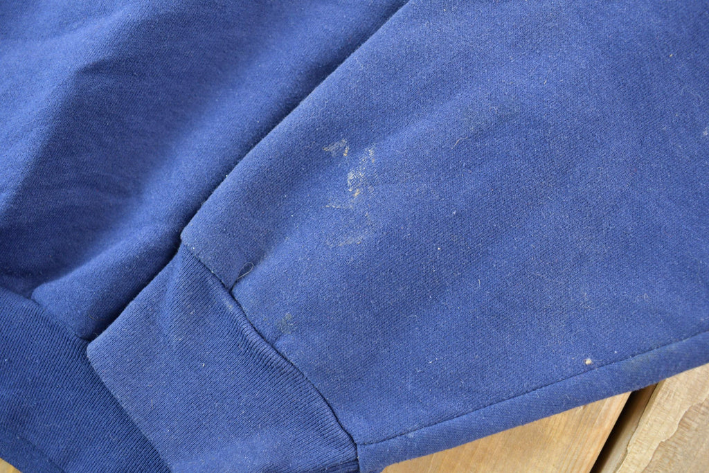 Vintage 1990s Graphic and Embroidered Quebec Sailing Crewneck Sweatshirt