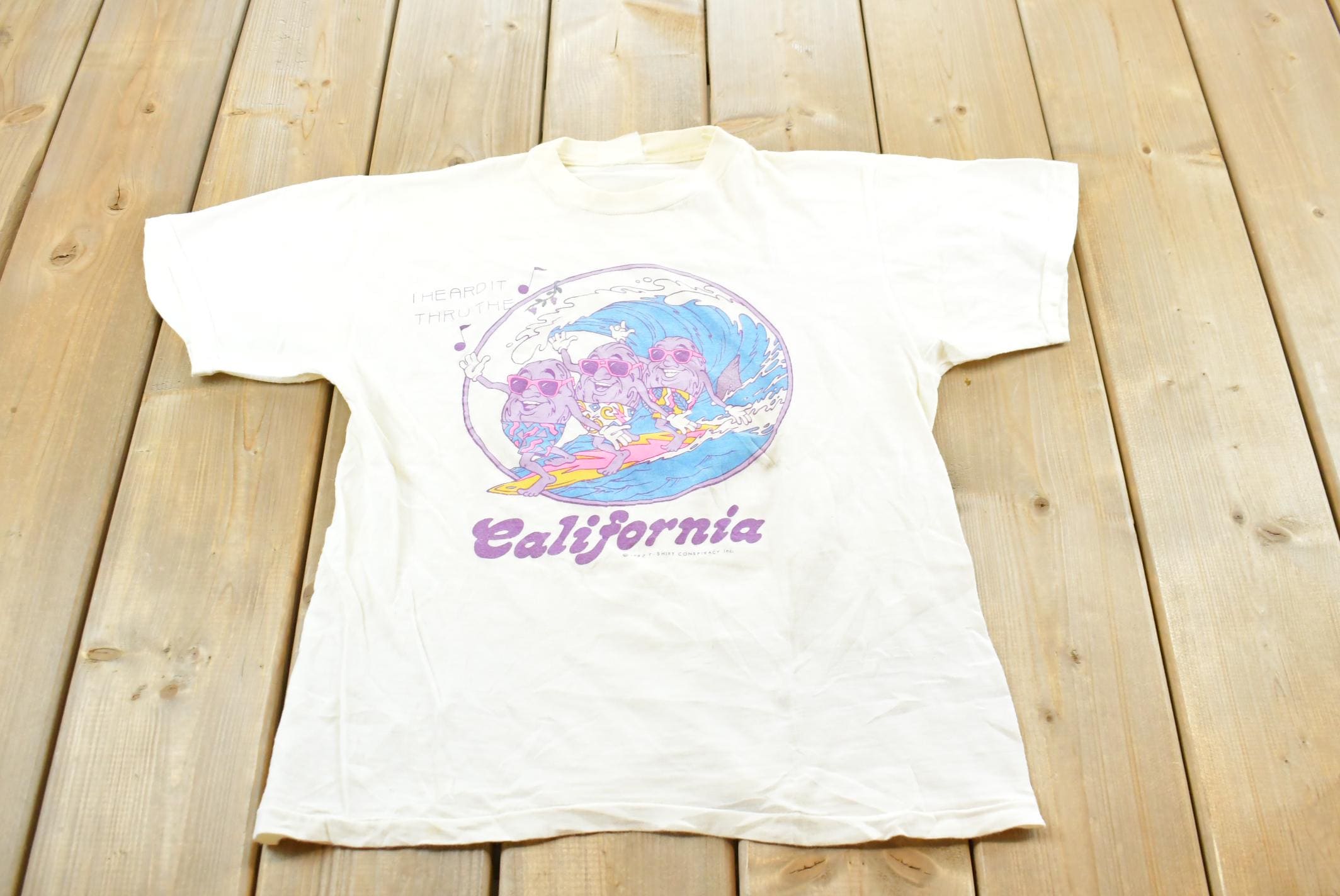 Vintage 1987 The California Raisins Surfing Single Stitch T-Shirt Made In USA Mens L