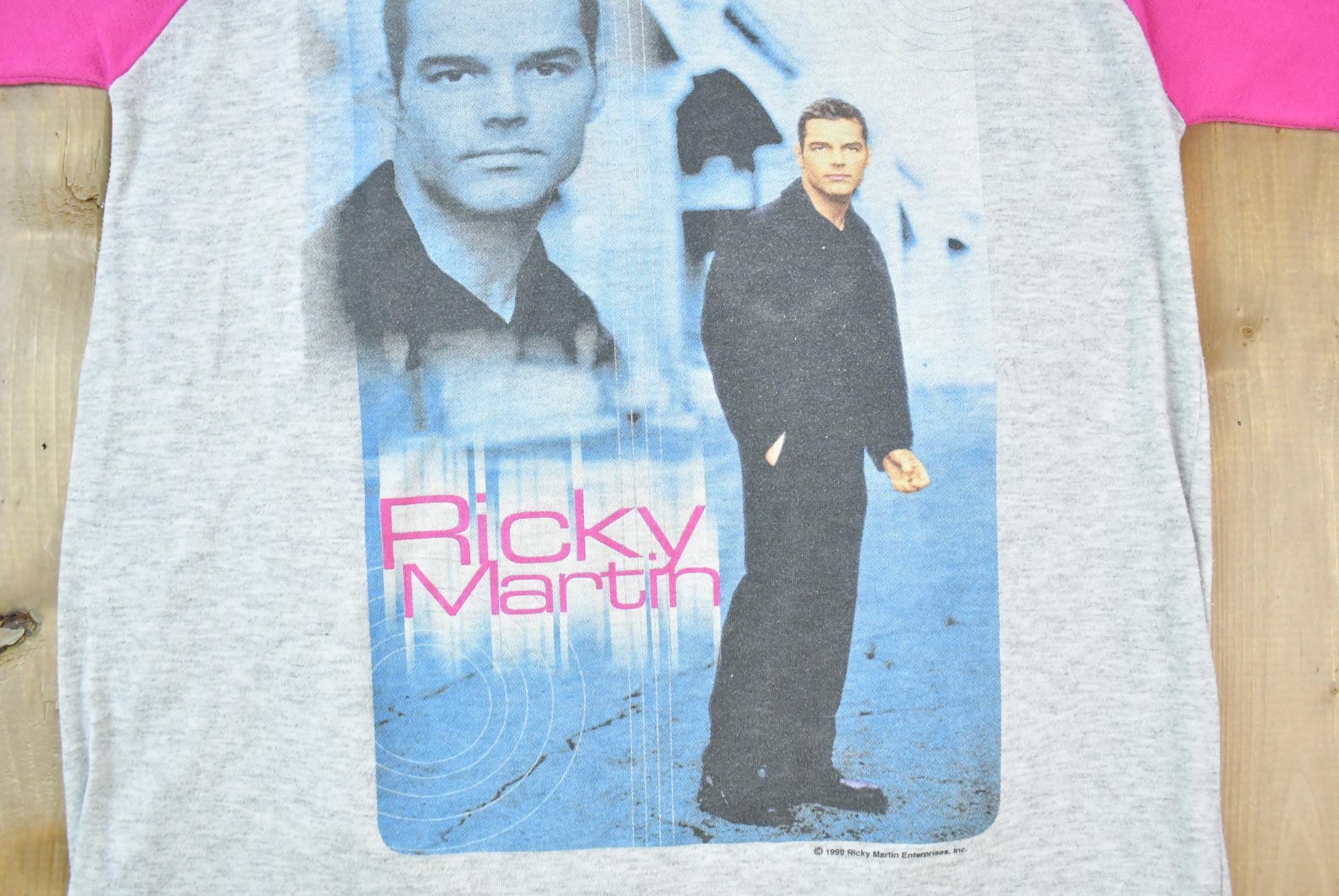 Vintage 1999 Ricky Martin Women's Graphic T-Shirt