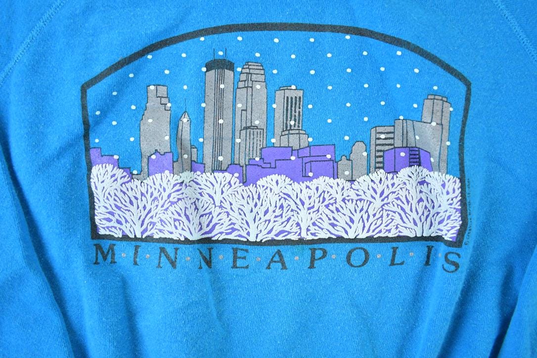 Vintage 1990s Minneapolis Winter City Souvenir Crewneck Sweatshirt Made In USA