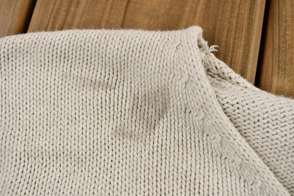 Vintage 1990s White Eddie Bauer Rolled Hem Lightweight Knit Shallow V-Neck Sweater