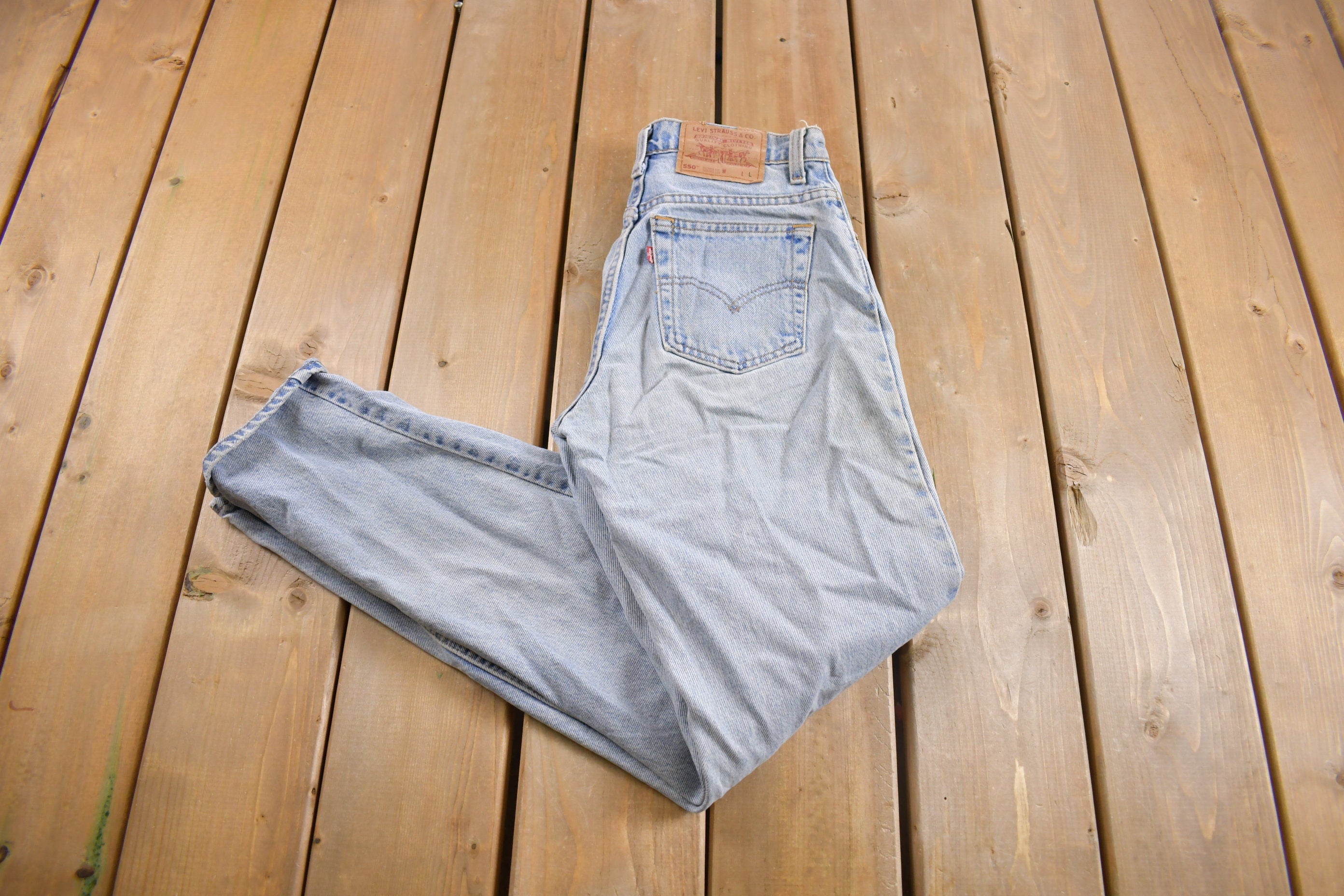 Vintage 1990s Levi's 550 Light Wash Jeans Size 28 x 31