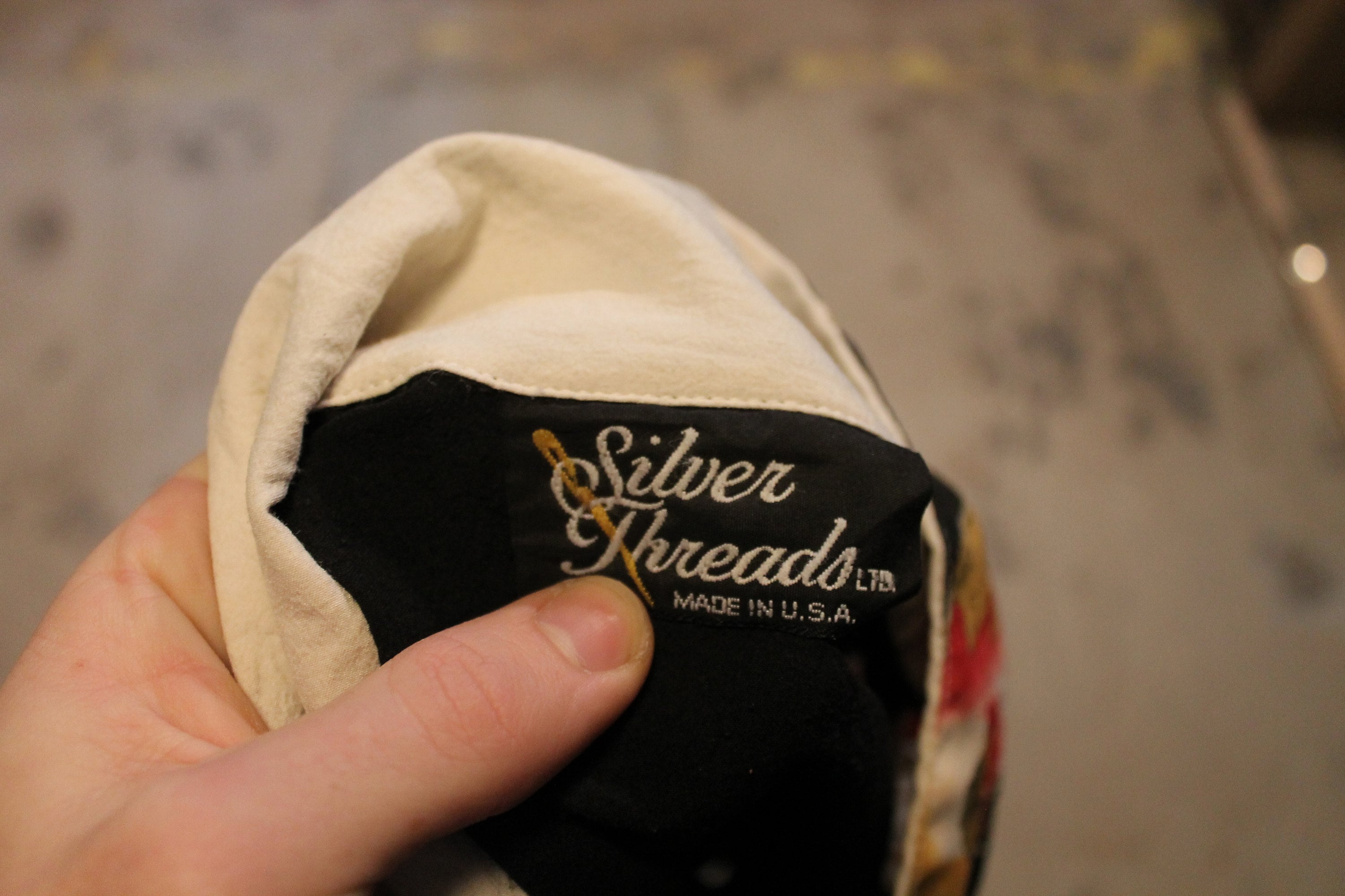 Vintage 1990s Silver Threads All Over Print Windbreaker