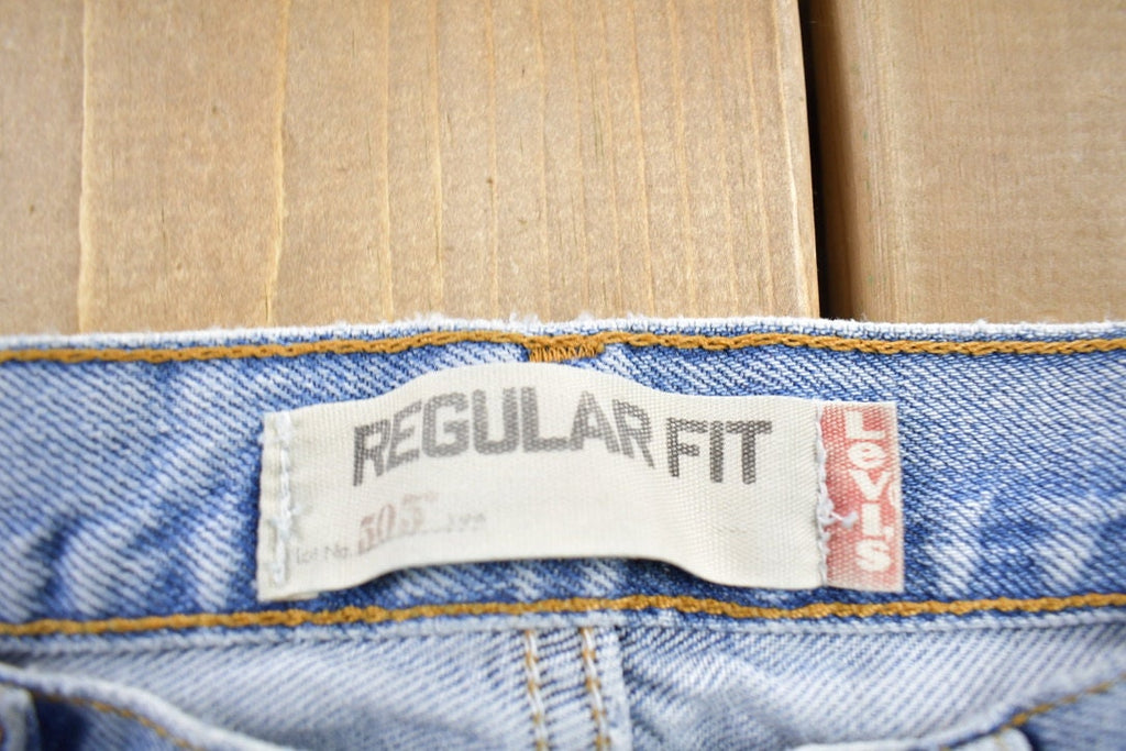 Vintage 1990s Levi's 505 Regular Fit Jeans Size 32x30